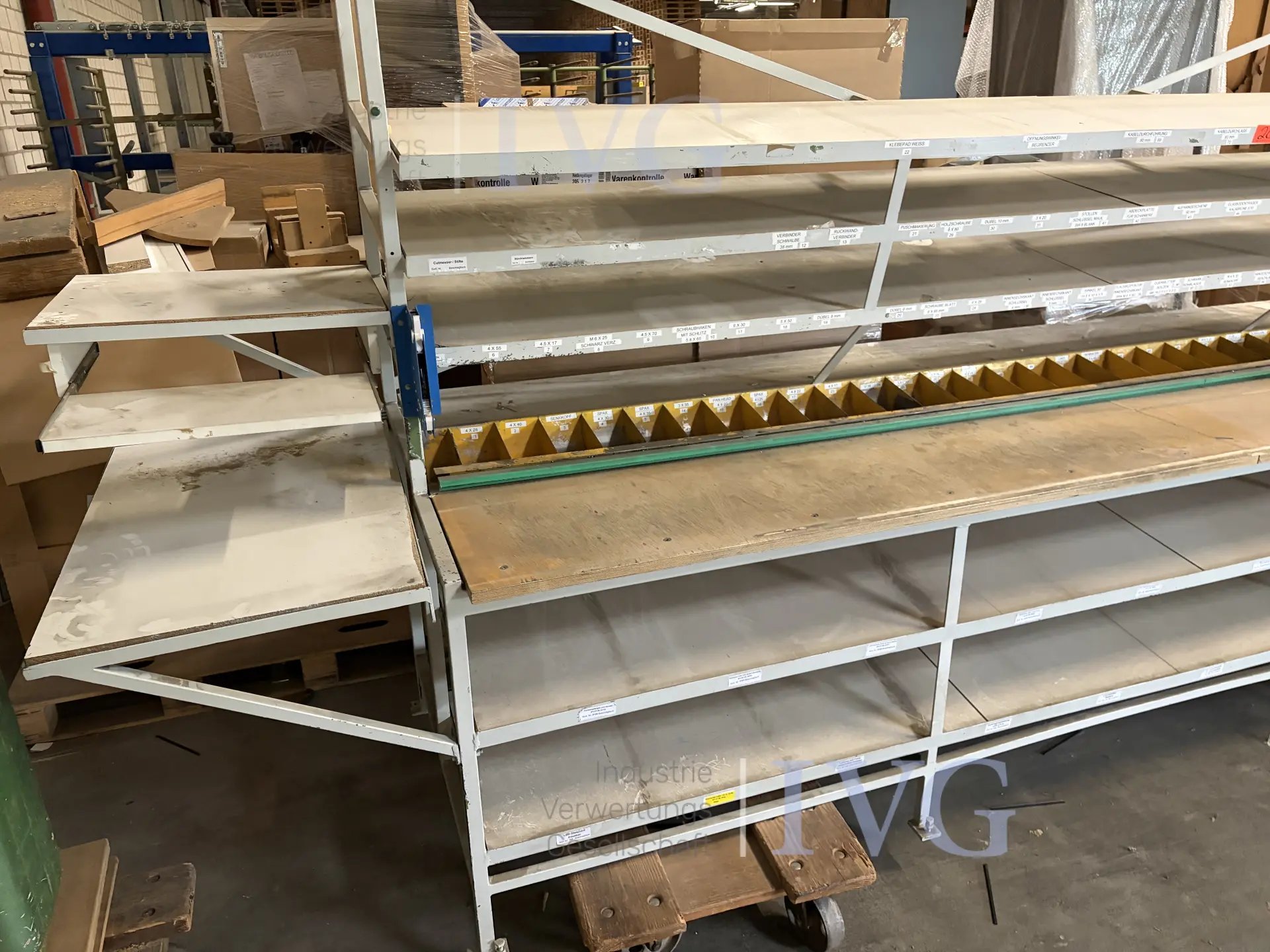 Arbeitstisch zum Packen von Beschlagbeutel – foto 3 – kavel bij IVG, Salzkotten-Mantinghausen