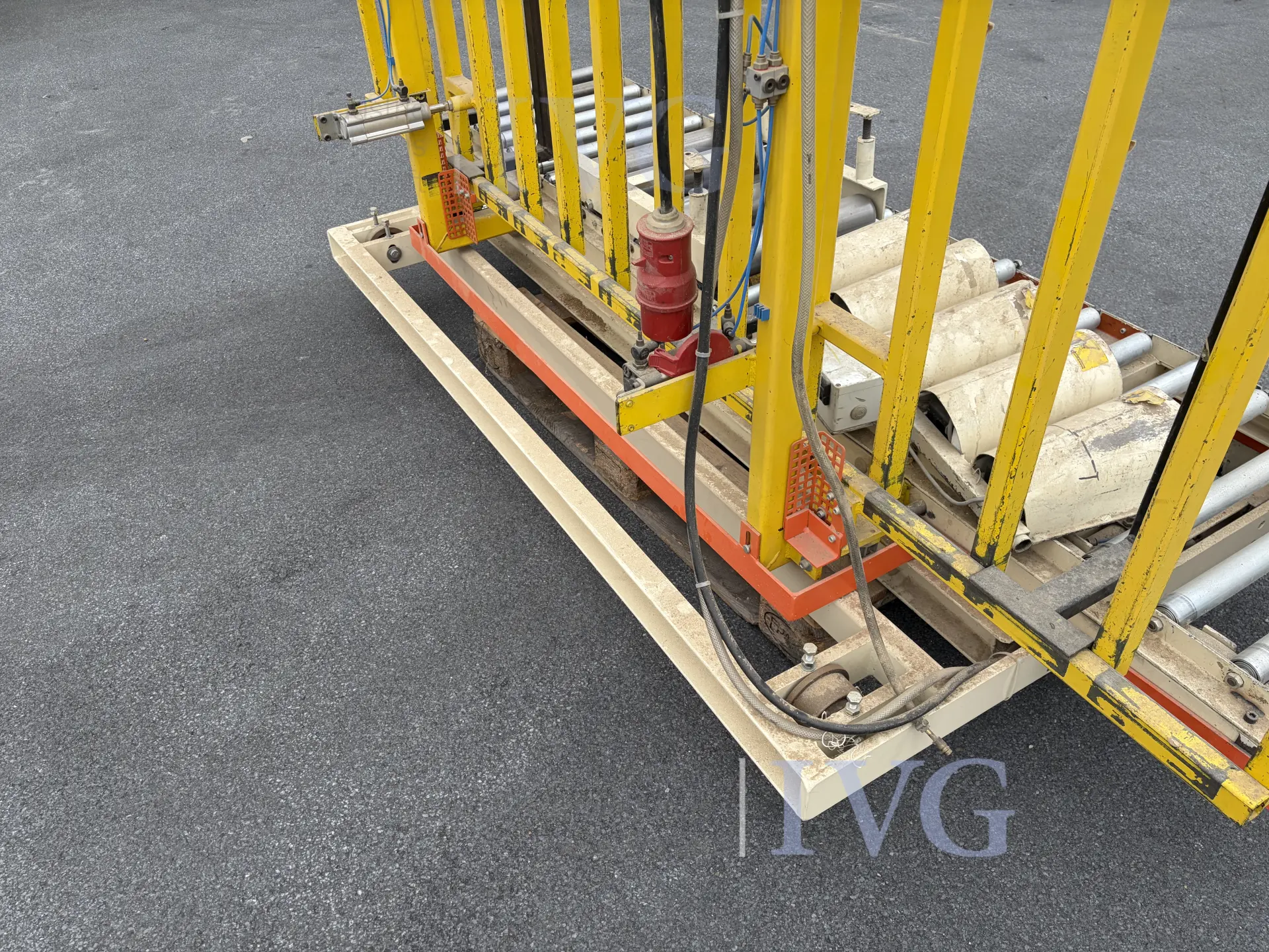 Heftafel met schaarmechanisme en stootrand – foto 13 – kavel bij IVG, Salzkotten-Mantinghausen