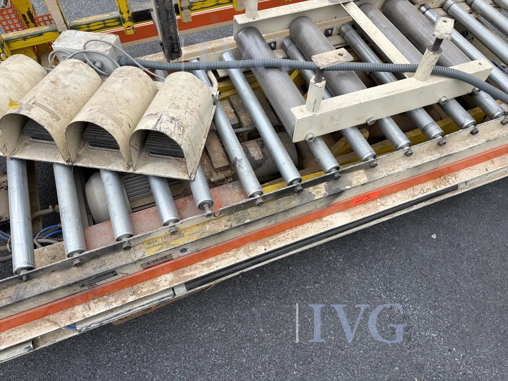 Heftafel met schaarmechanisme en stootrand – foto 3 – kavel bij IVG, Salzkotten-Mantinghausen