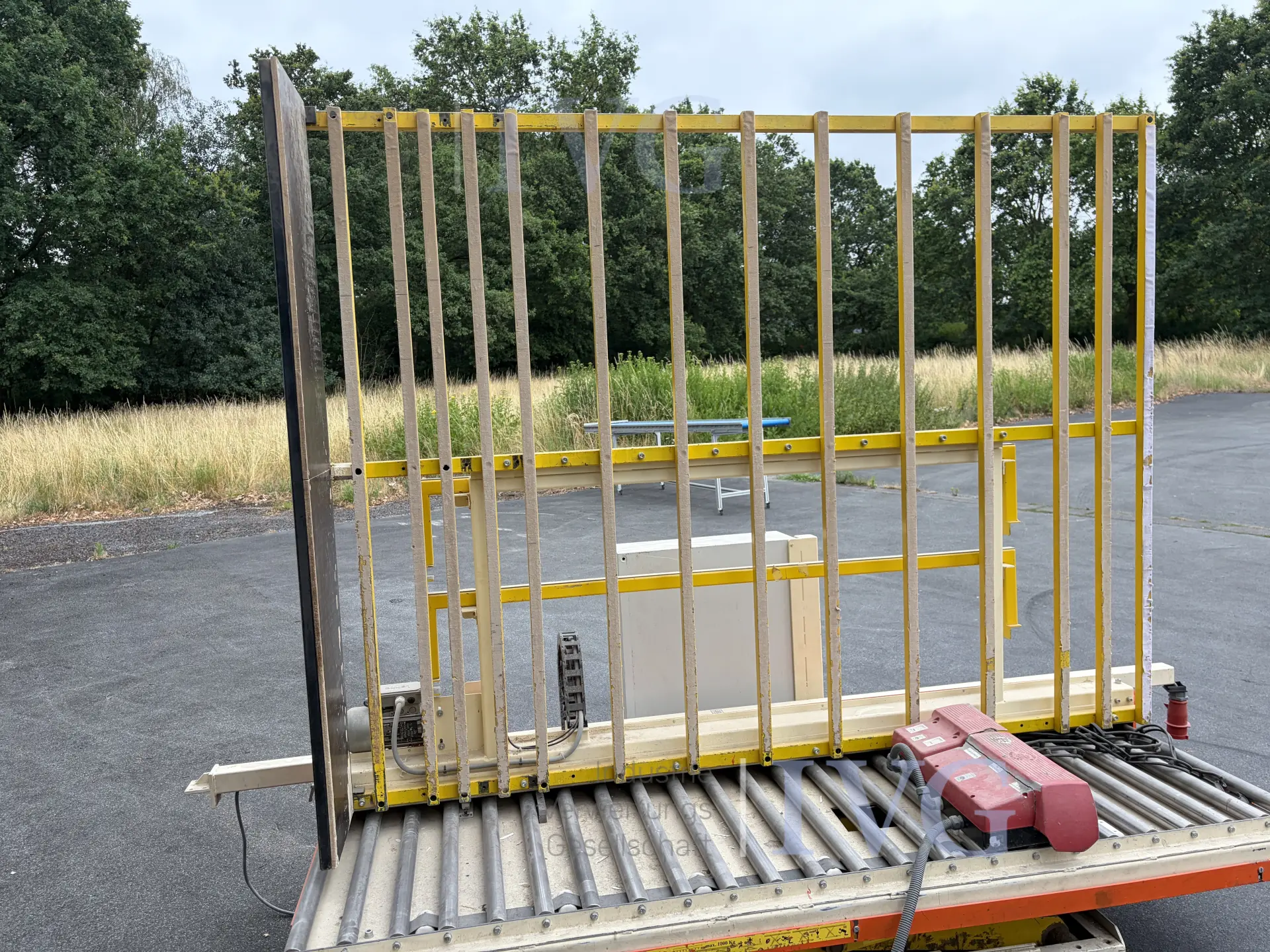 Heftafel met schaarmechanisme en stootrand – foto 9 – kavel bij IVG, Salzkotten-Mantinghausen