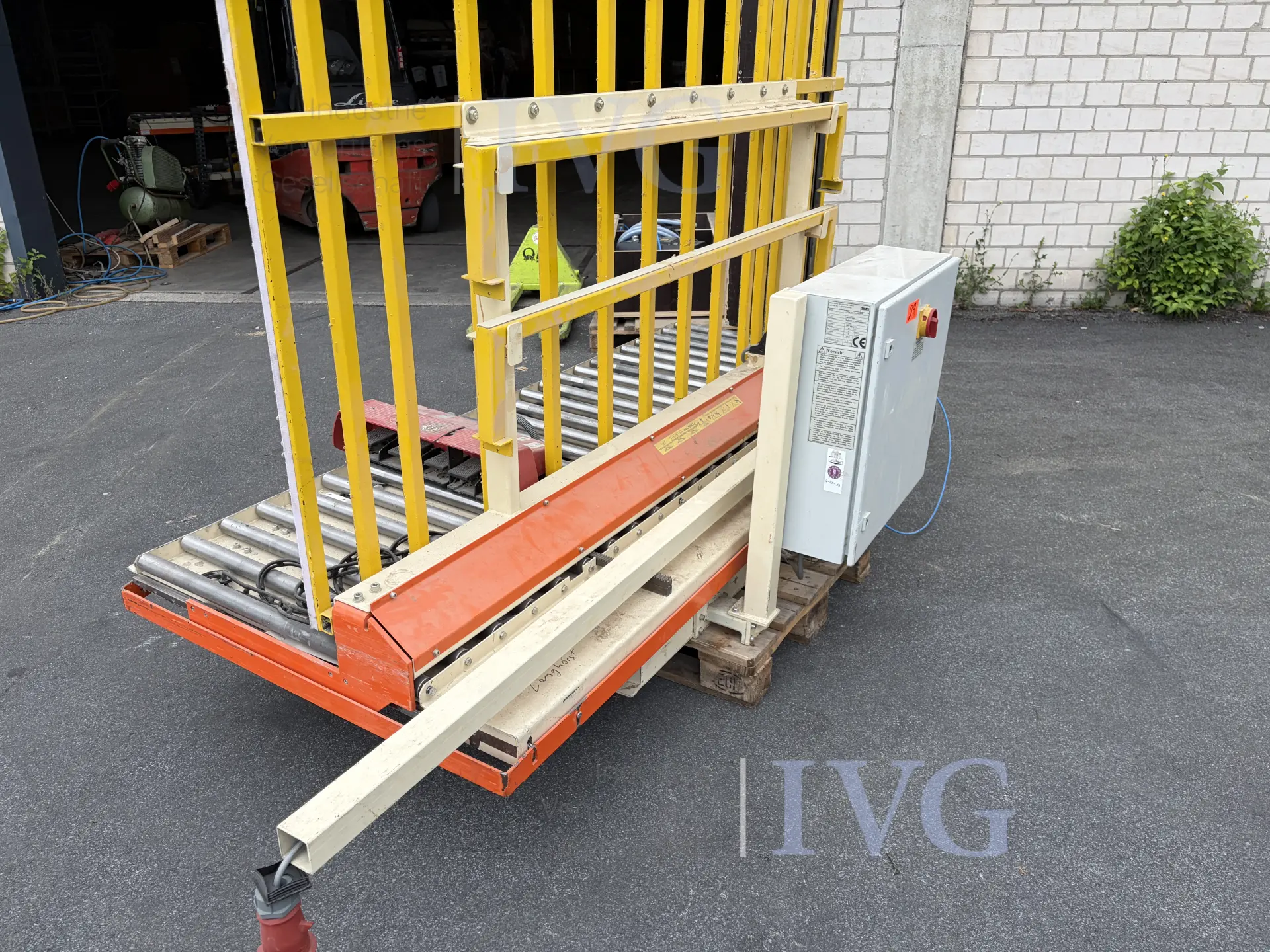 Heftafel met schaarmechanisme en stootrand – foto 12 – kavel bij IVG, Salzkotten-Mantinghausen
