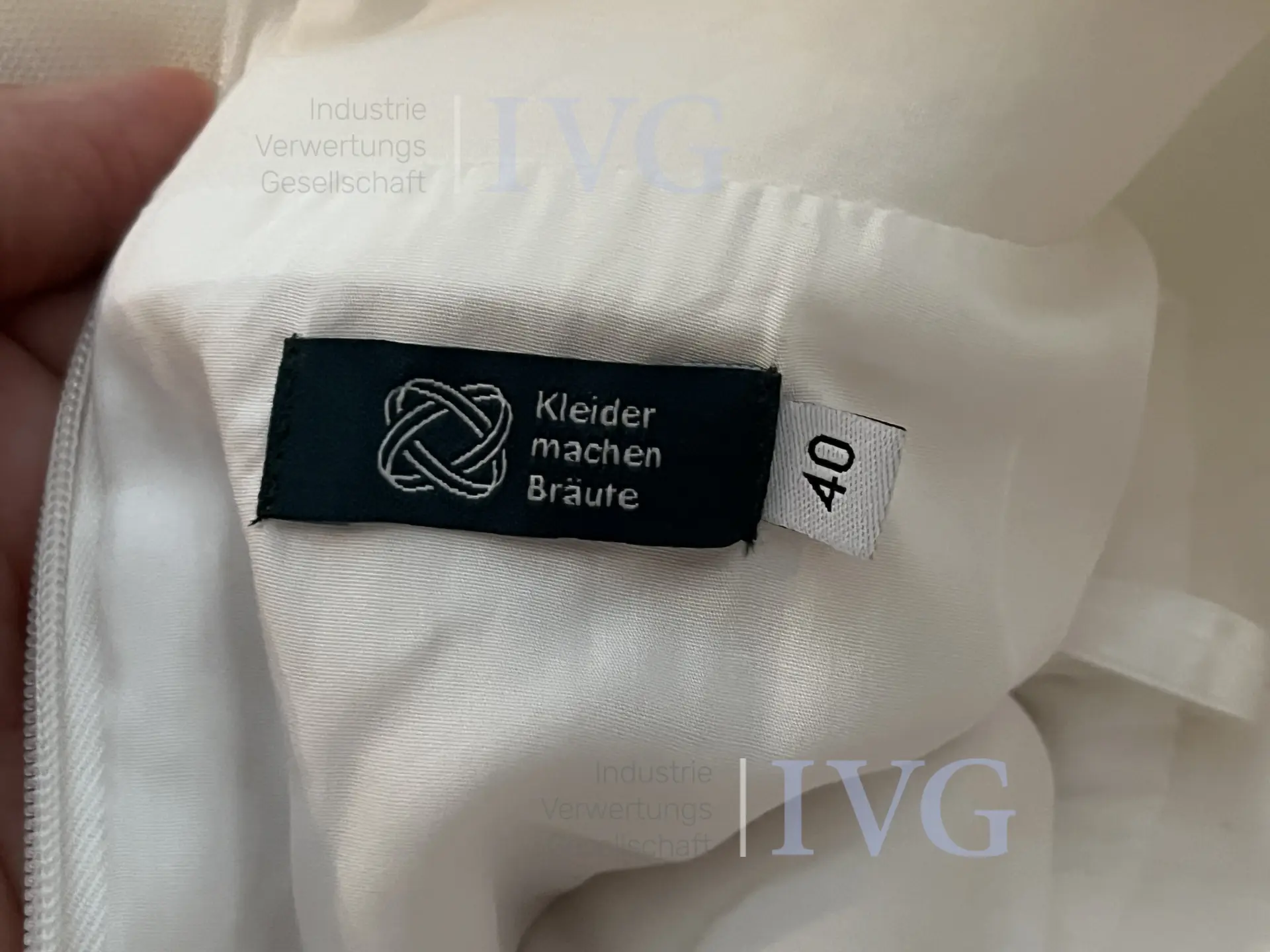 Bruidsjurk JURKEN MAKEN BRUIDEN R. Schneider – foto 12 – kavel bij IVG, Amstetten