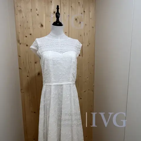 Brautkleid ELEMENTAR BRAUTKLEIDER Moe