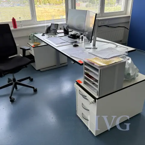 OKA electrically height-adjustable desk