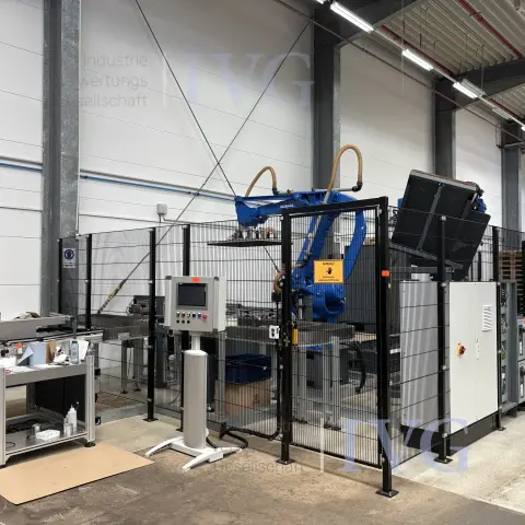 Robot cell for can stacking system on pallet THULL