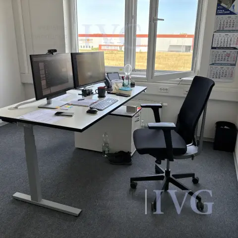 OKA electrically height-adjustable desk