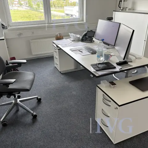OKA electrically height-adjustable desk