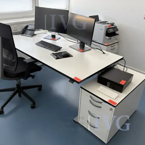 OKA electrically height-adjustable desks