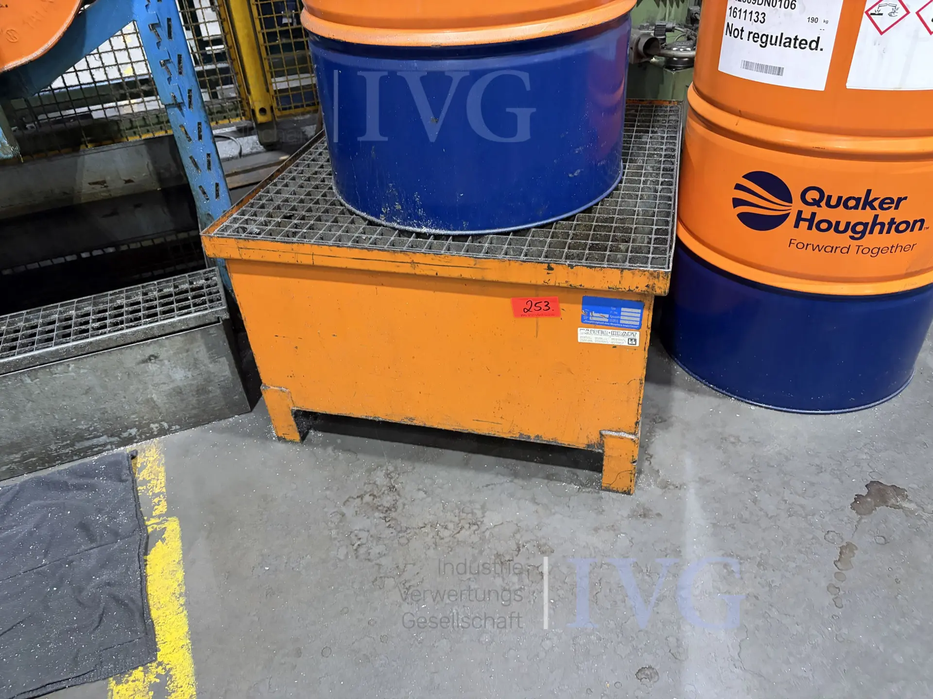 Öl-Kabinett mit Inhalt – foto 2 – kavel bij IVG, Neumünster