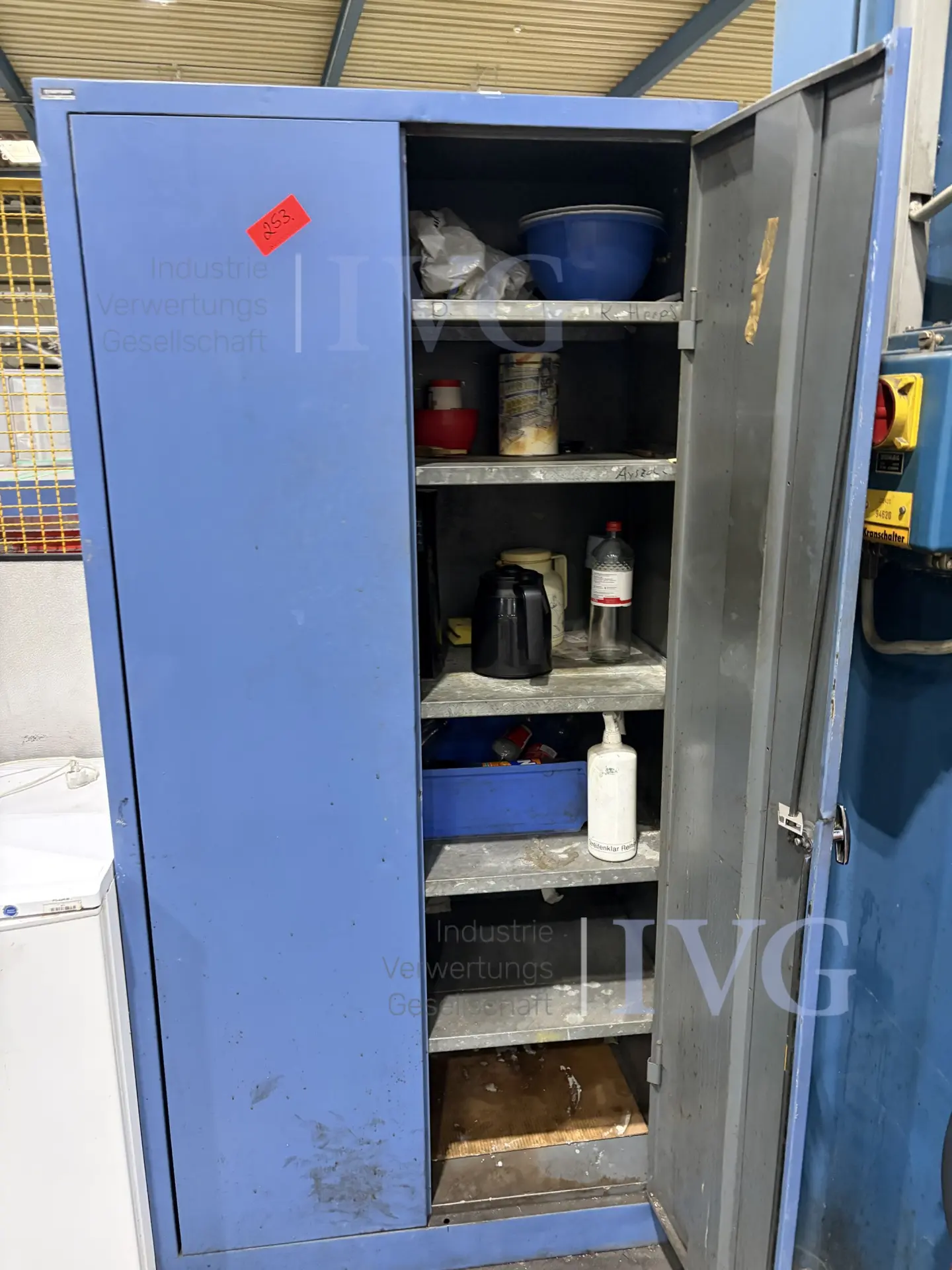 Öl-Kabinett mit Inhalt – foto 3 – kavel bij IVG, Neumünster