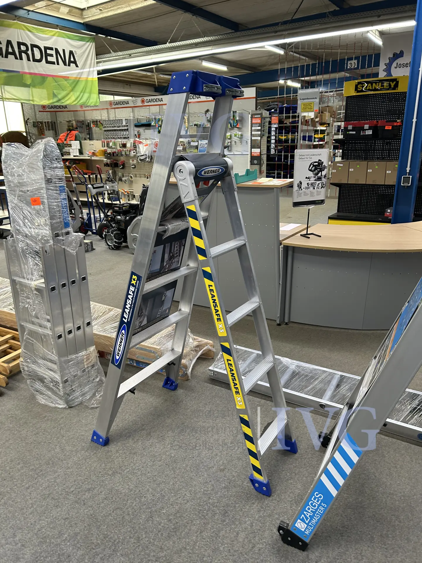 Alu-Stehleiter WERNER Leansafe X3 – foto 2 – kavel bij IVG, Bielefeld