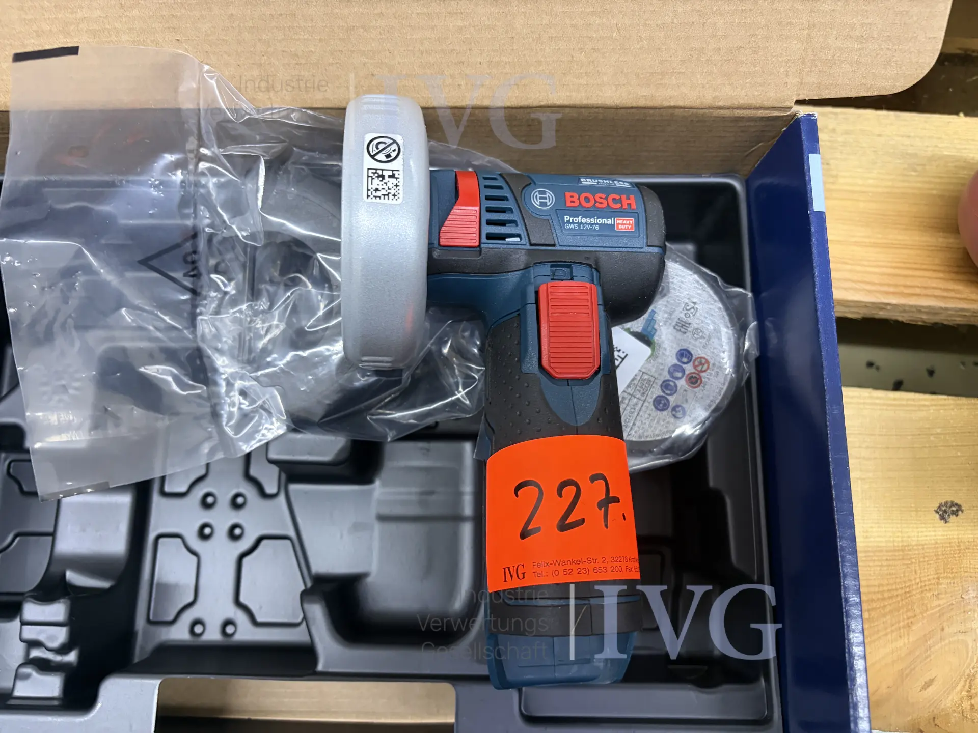 Akku-Winkelschleifer BOSCH GWS 12V-76 – foto 3 – kavel bij IVG, Bielefeld
