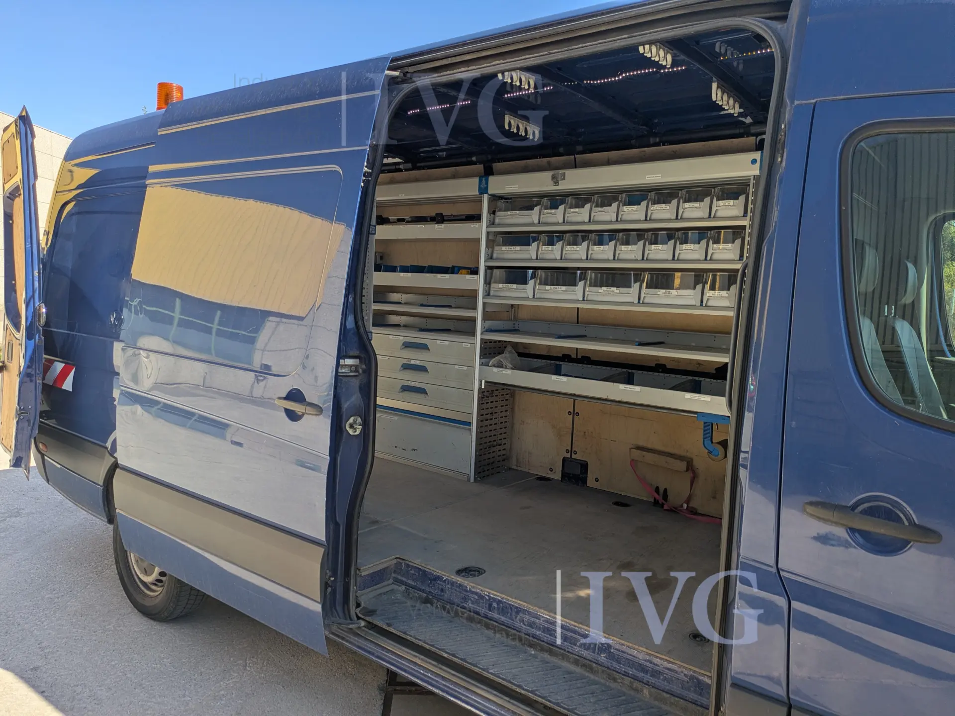 VW Crafter mit Regalsystem VW Crafter 2.0 – foto 21 – kavel bij IVG, Kalkar