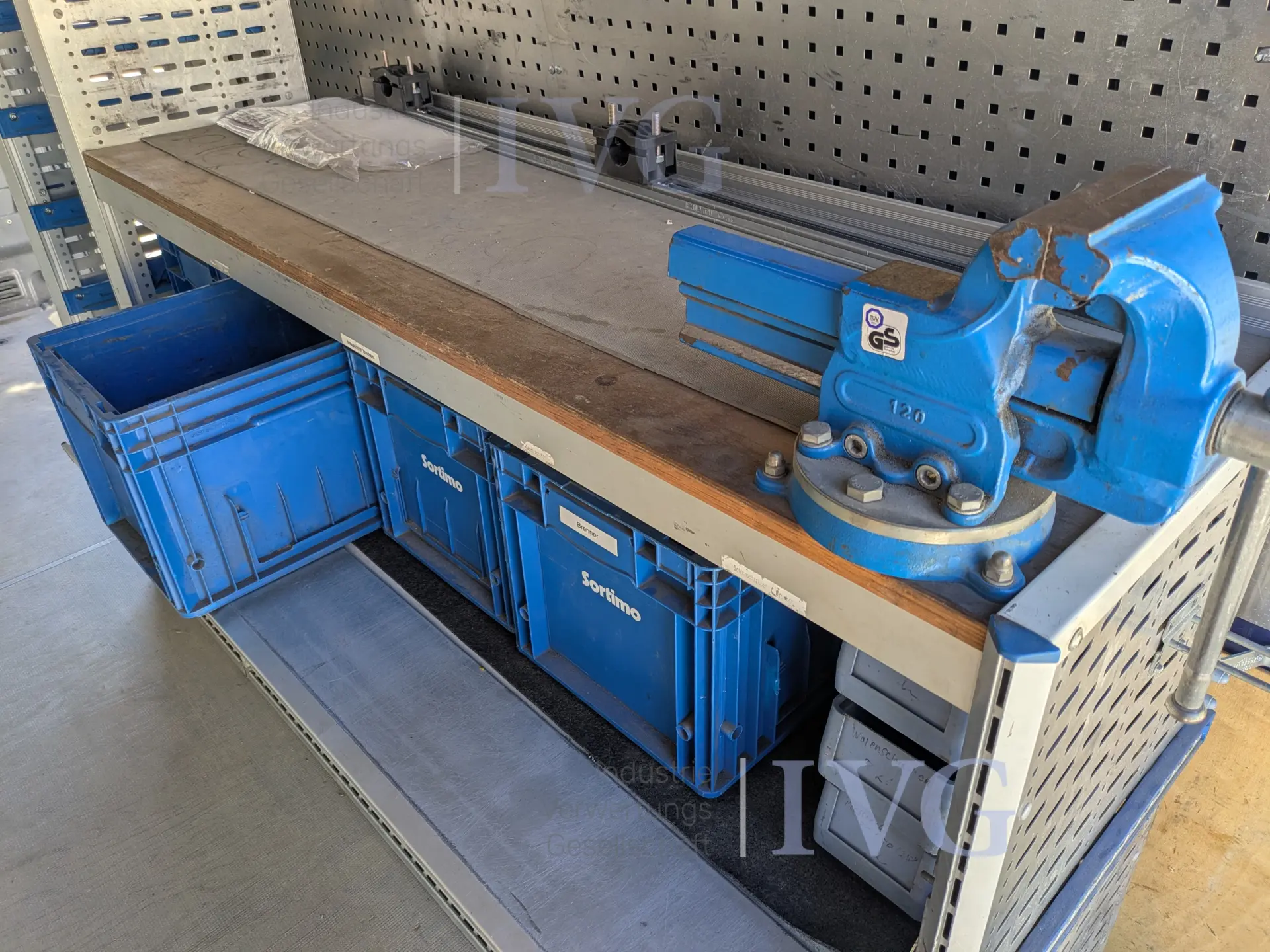 VW Crafter mit Regalsystem VW Crafter 2.0 – foto 25 – kavel bij IVG, Kalkar