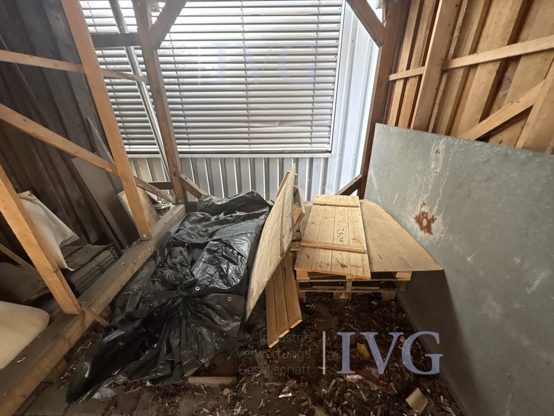 Holz-Anhängergarage mit Abstellraum – foto 5 – kavel bij IVG, Halle