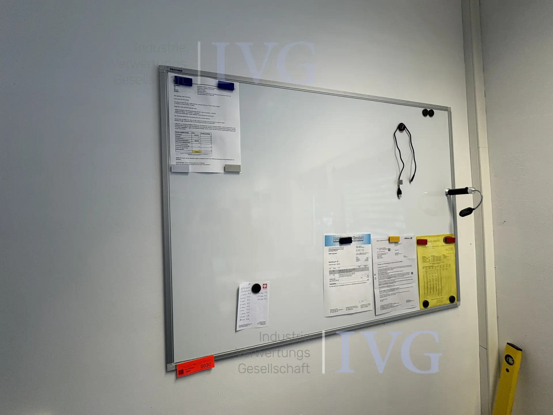 Whiteboard FRANKEN – foto 2 – kavel bij IVG, Halle