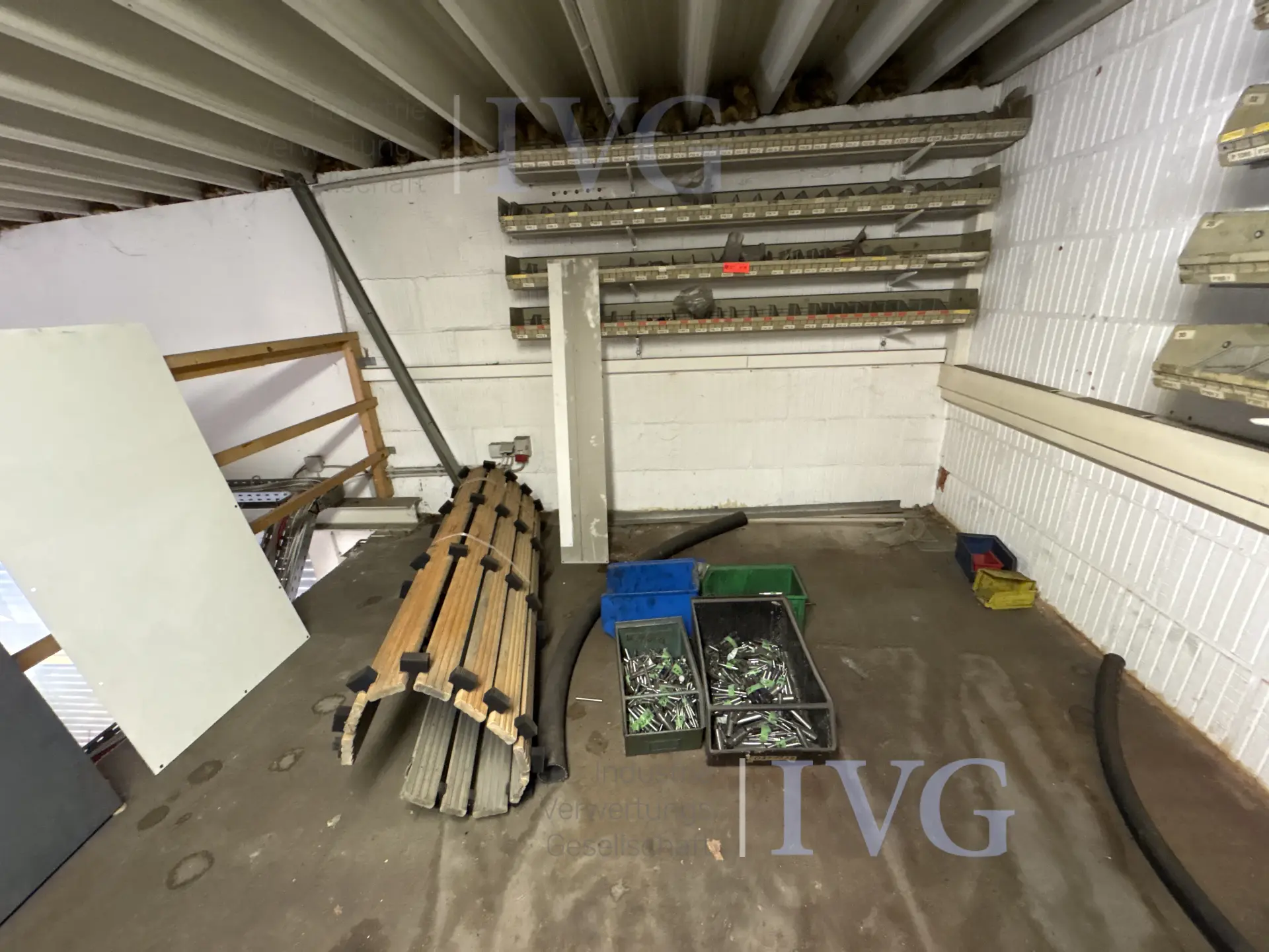 Emporeninhalt – foto 7 – kavel bij IVG, Halle