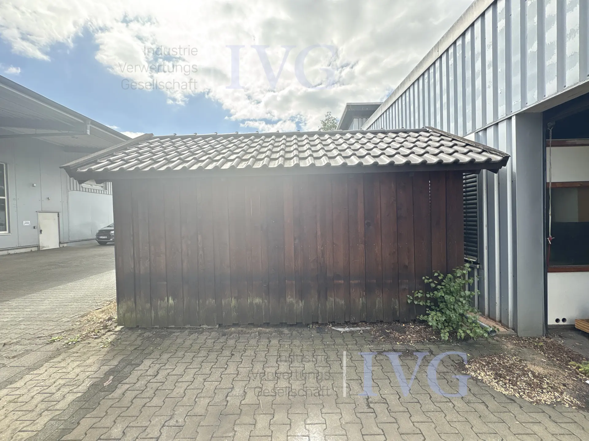 Holz-Anhängergarage mit Abstellraum – foto 2 – kavel bij IVG, Halle