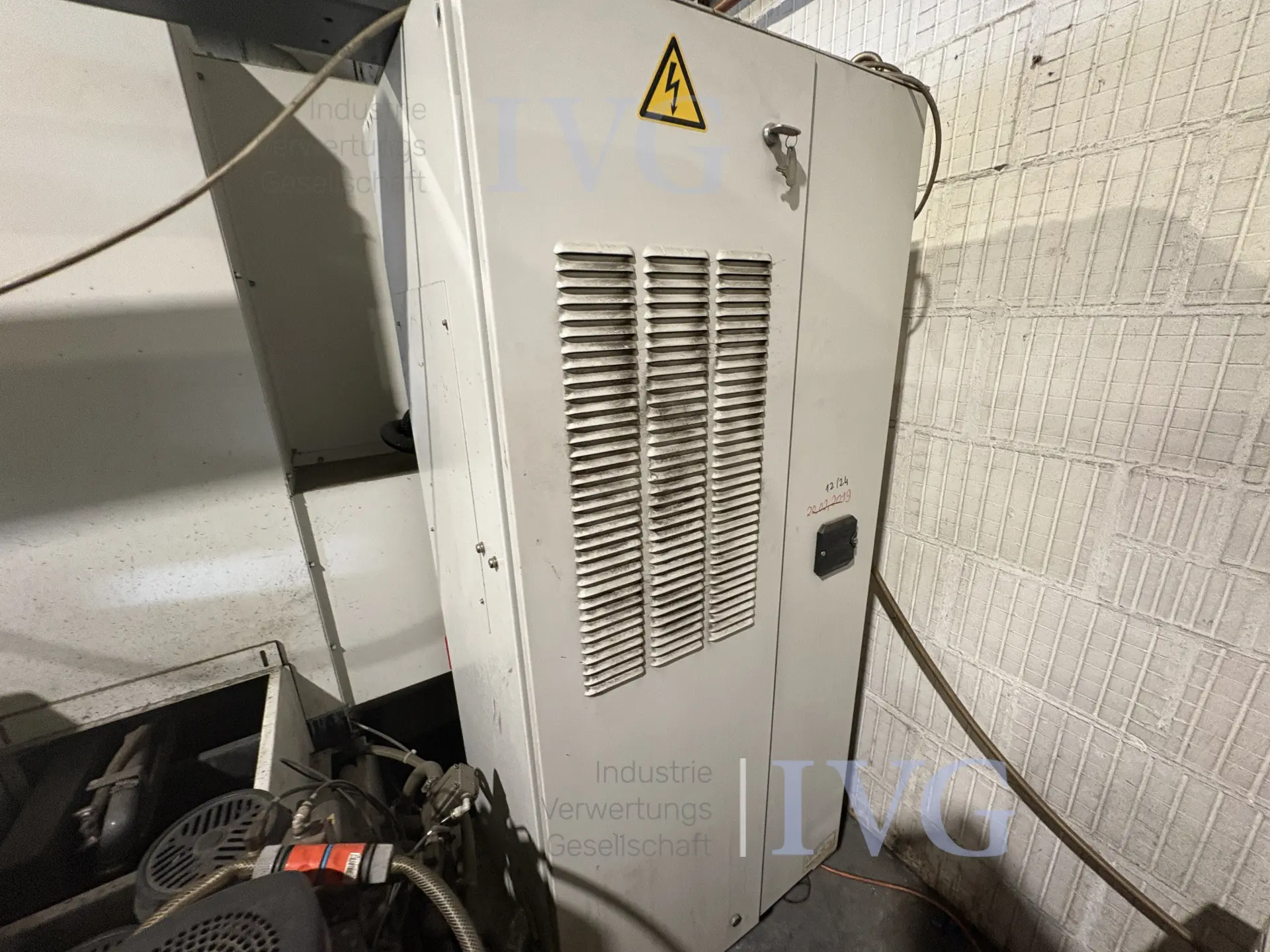 Drahterodiermaschine FANUC Robocut Alpha-OIC A04B-0315-B022#E5 – foto 4 – kavel bij IVG, Halle