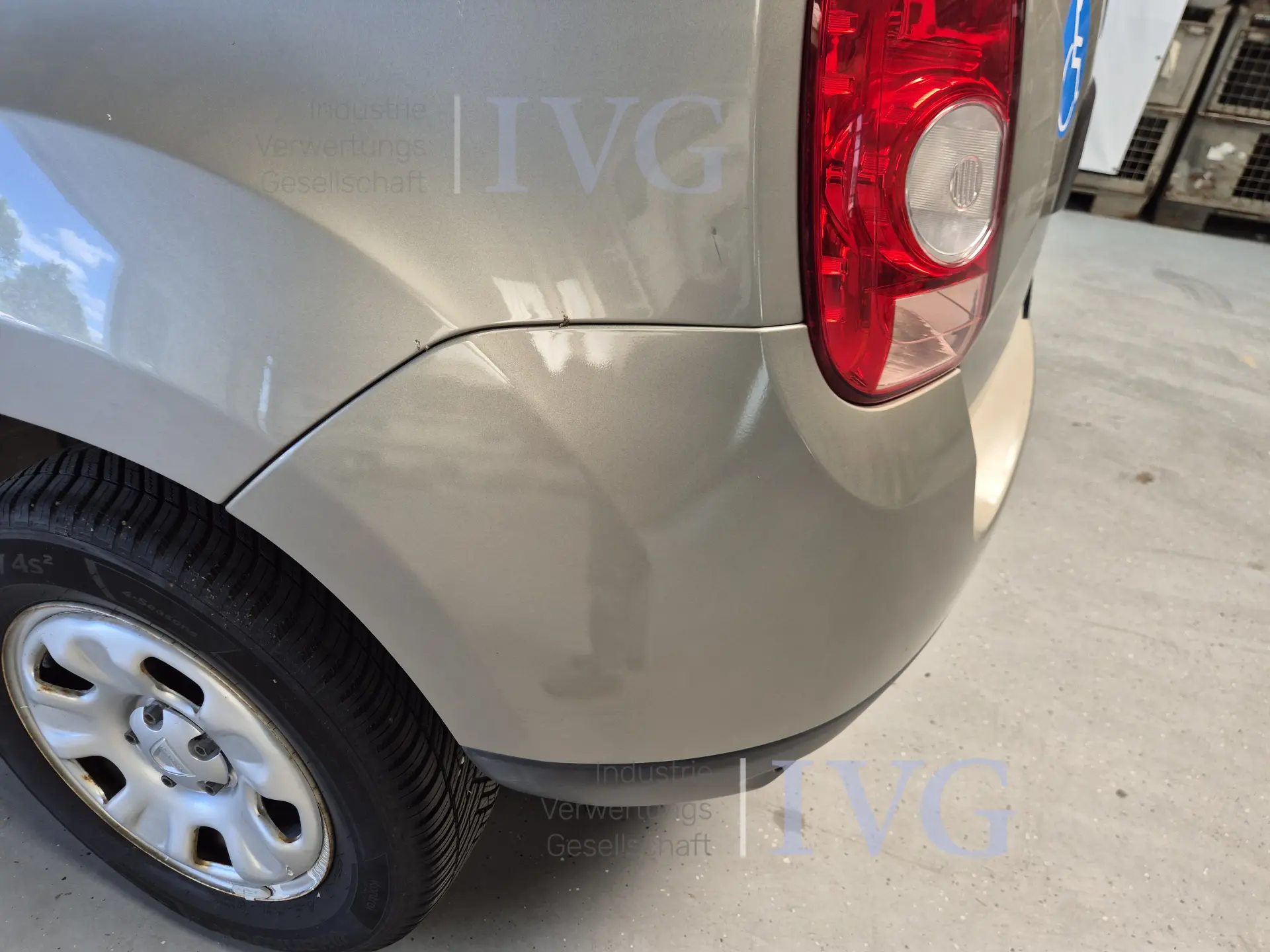 Combi-sedan DACIA Duster 1.6 – foto 26 – kavel bij IVG, Kirchlengern