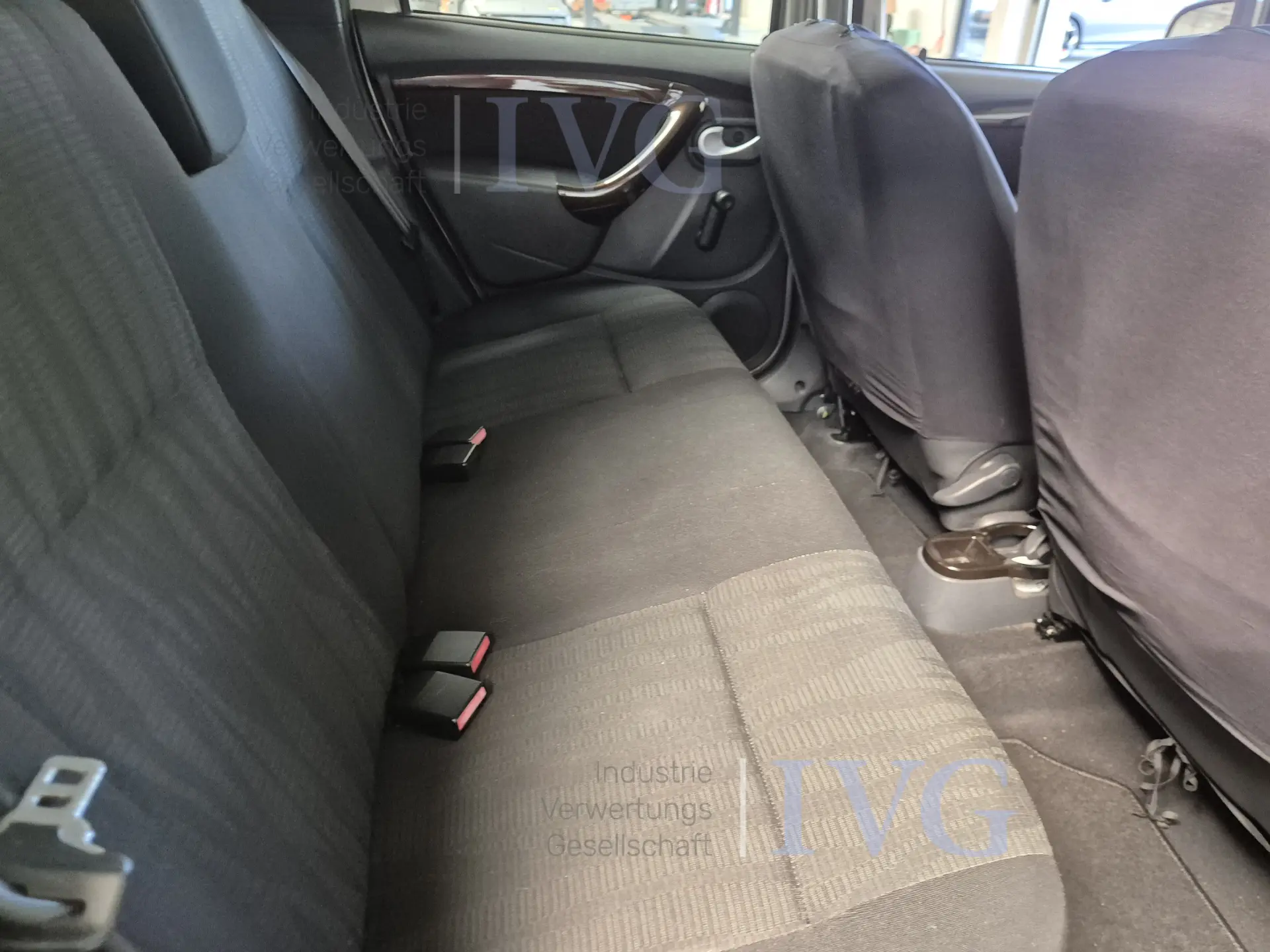 Combi-sedan DACIA Duster 1.6 – foto 14 – kavel bij IVG, Kirchlengern