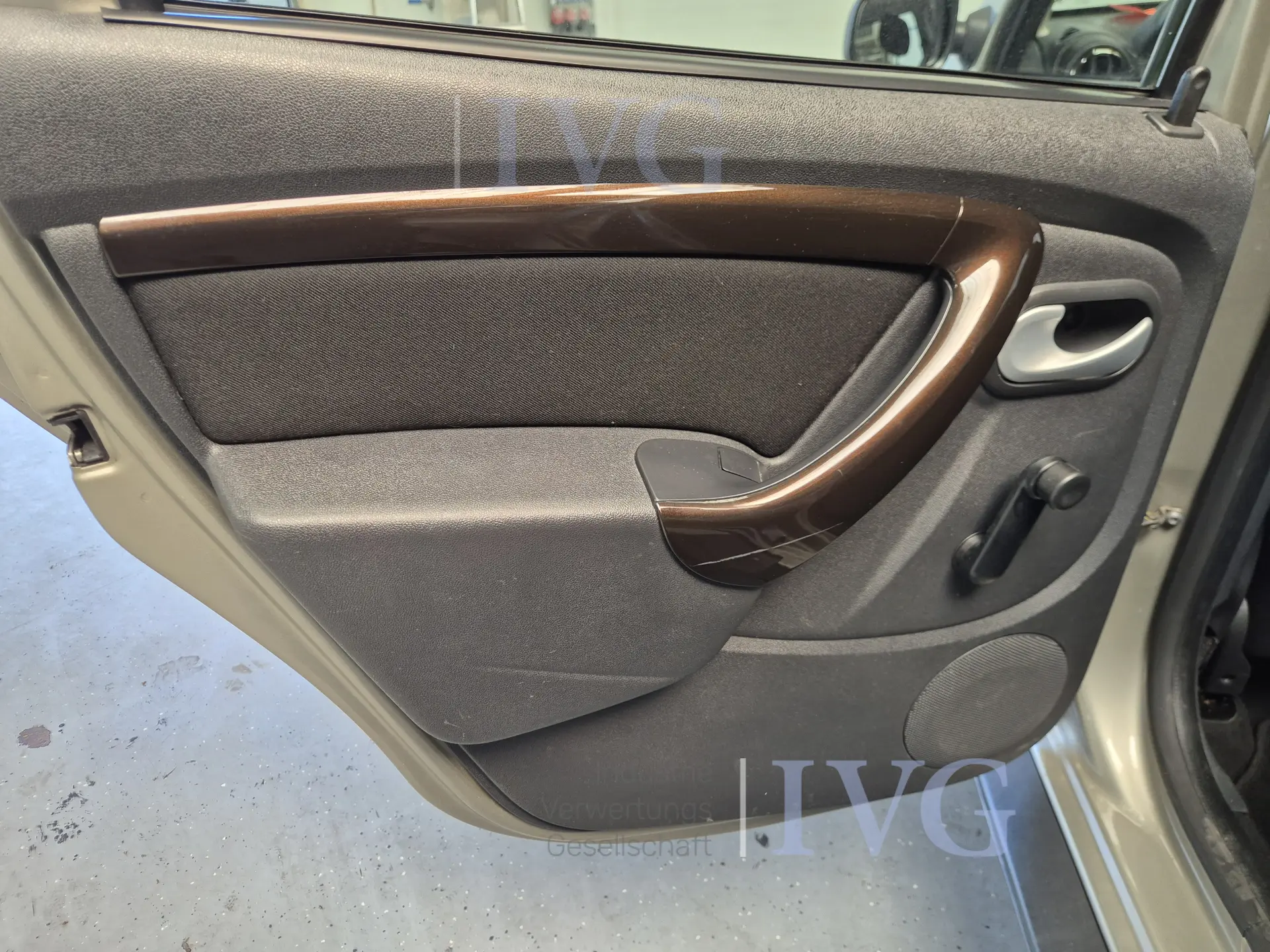 Combi-sedan DACIA Duster 1.6 – foto 30 – kavel bij IVG, Kirchlengern