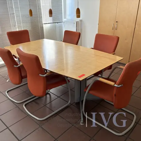 Schreibtisch