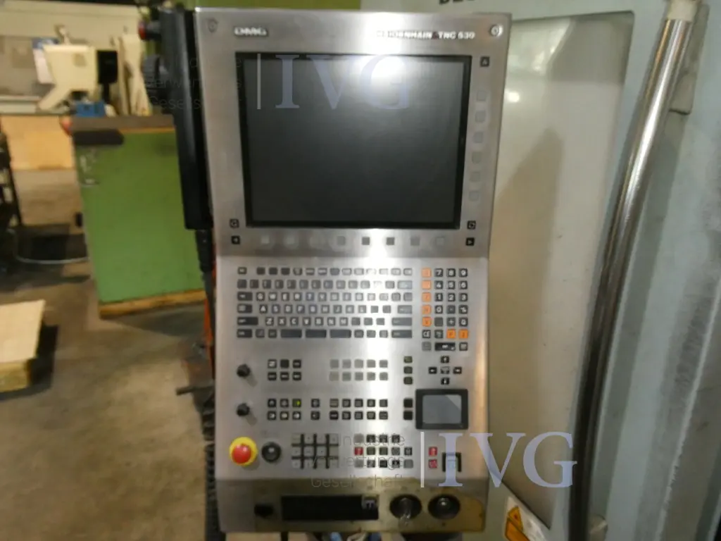 vertikales 3-Achs-Bearbeitungszentrum DMG DECKEL MAHO DMC635V – foto 8 – kavel bij IVG, Velen