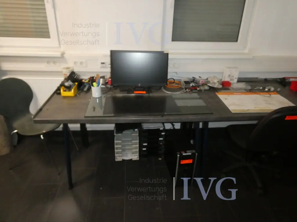 Kantoormeubelen – foto 4 – kavel bij IVG, Velen