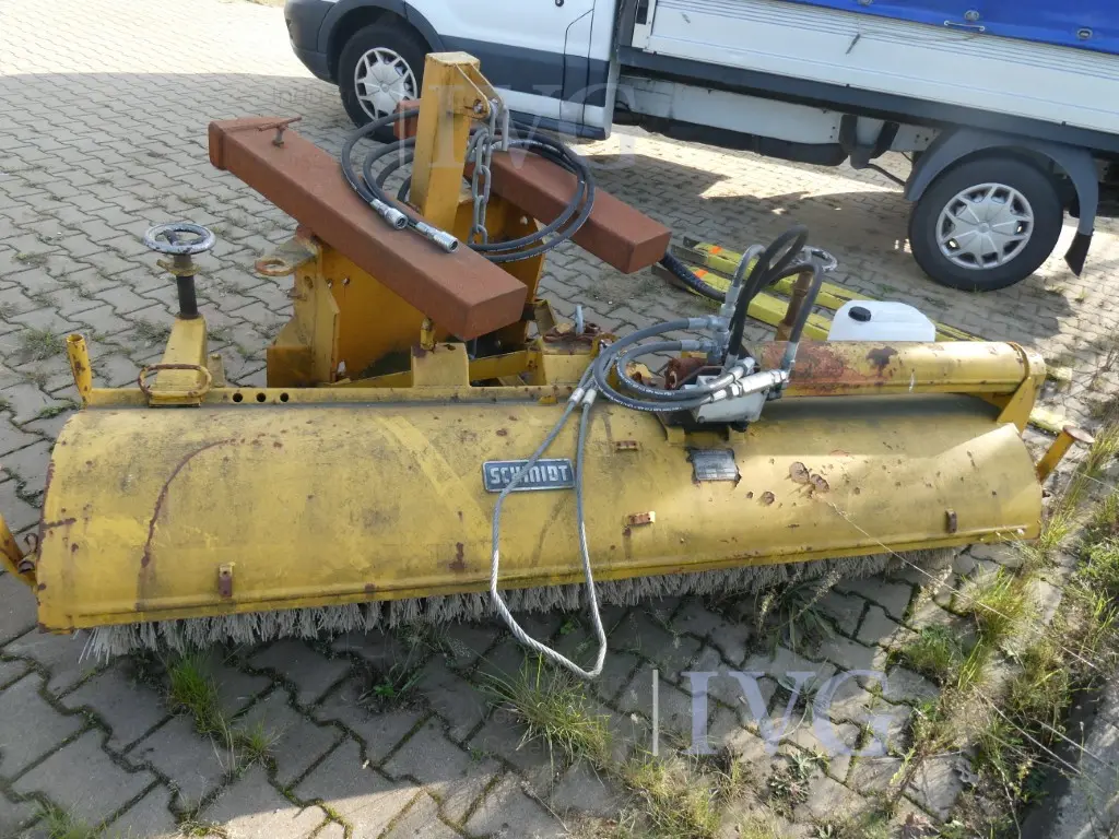 Anbau-Kehrbesen SCHMIDT VKS 14 – foto 2 – kavel bij IVG, Velen