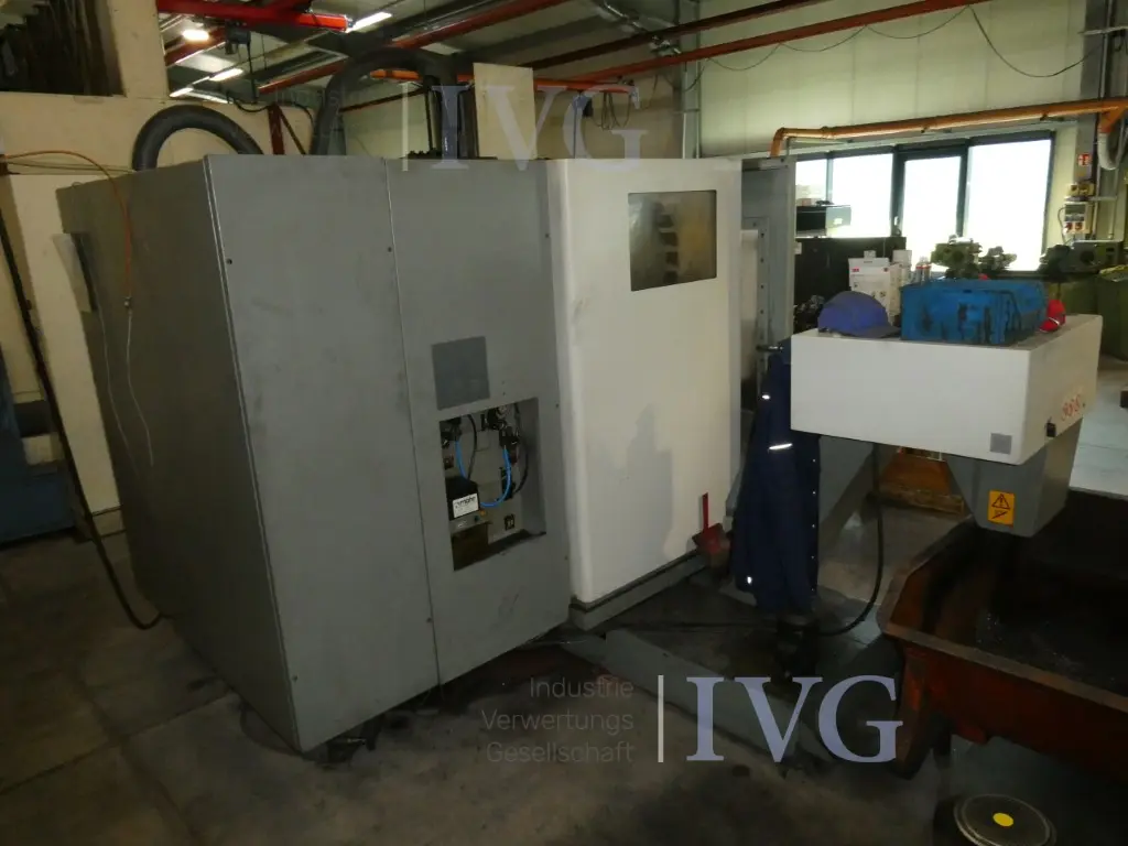 vertikales 3-Achs-Bearbeitungszentrum DMG DECKEL MAHO DMC635V – foto 3 – kavel bij IVG, Velen