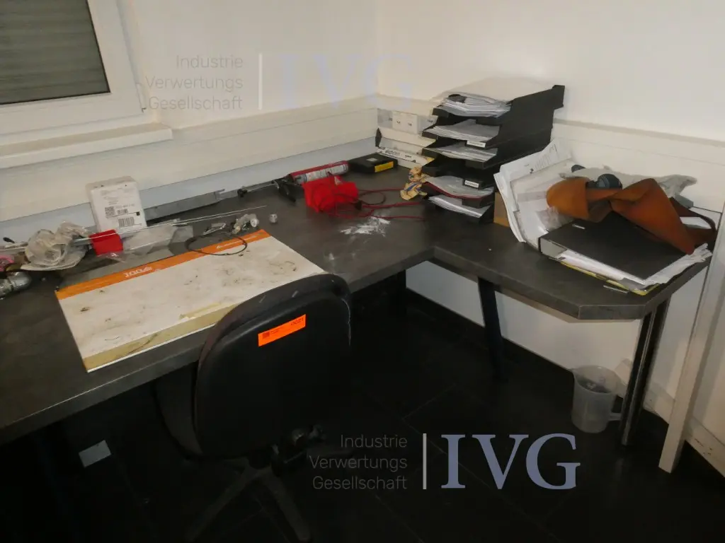 Kantoormeubelen – foto 5 – kavel bij IVG, Velen