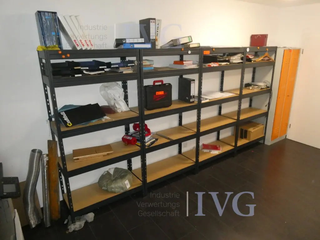 Kantoormeubelen – foto 2 – kavel bij IVG, Velen