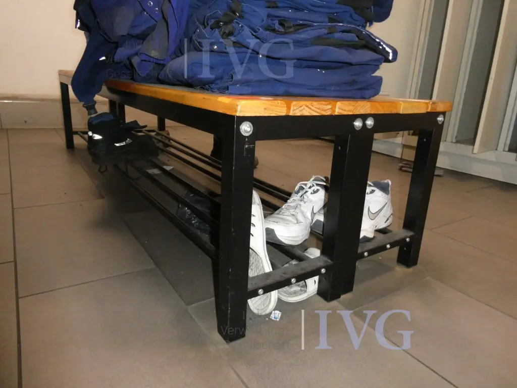 Posten Stahl-Spinde – foto 3 – kavel bij IVG, Velen