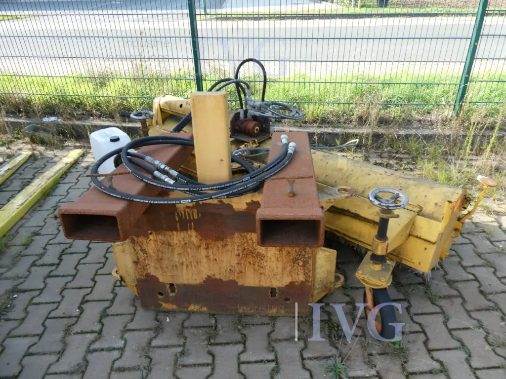 Anbau-Kehrbesen SCHMIDT VKS 14 – foto 3 – kavel bij IVG, Velen