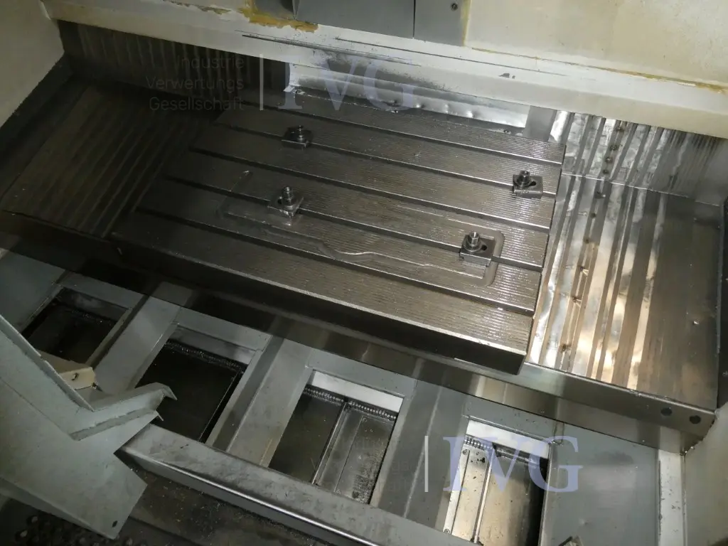 vertikales 3-Achs-Bearbeitungszentrum DMG DECKEL MAHO DMC635V – foto 5 – kavel bij IVG, Velen
