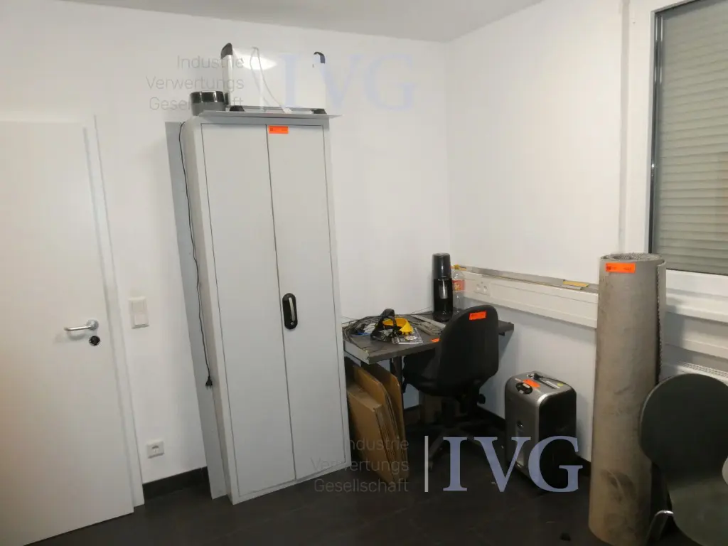 Kantoormeubelen – foto 3 – kavel bij IVG, Velen