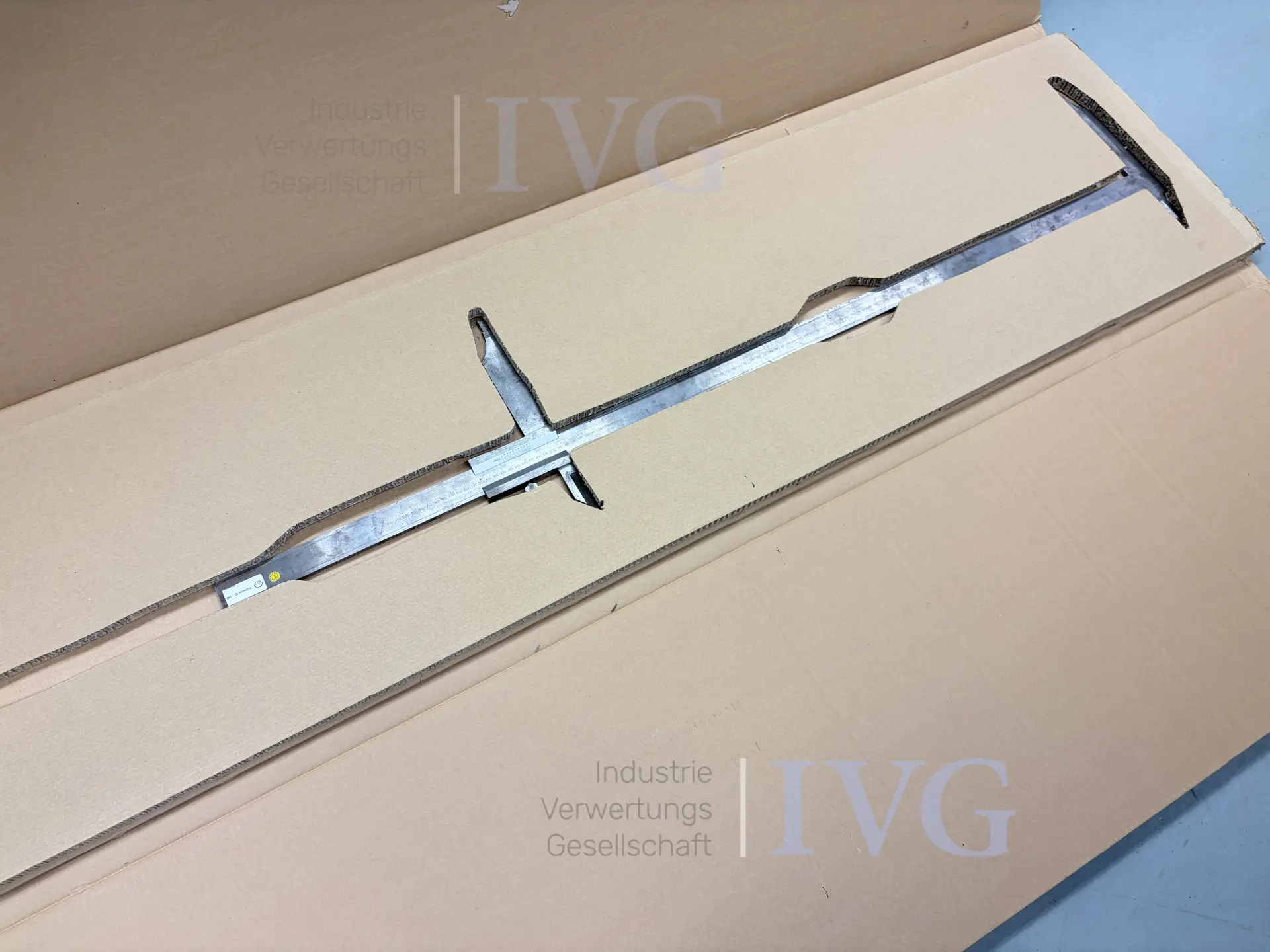 Schrank mit Messmittel FLUKE - HOLEX MegOhmMeter 1550B – foto 28 – kavel bij IVG, Luckenwalde