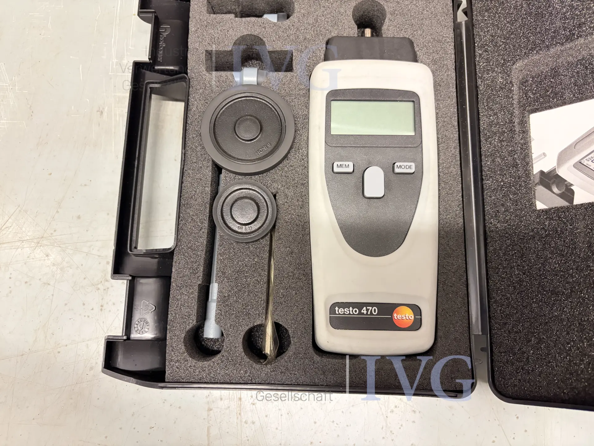 Schrank mit Messmittel FLUKE - HOLEX MegOhmMeter 1550B – foto 15 – kavel bij IVG, Luckenwalde