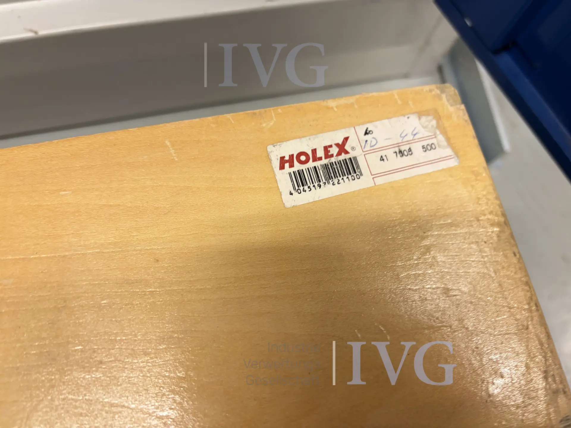 Schrank mit Messmittel FLUKE - HOLEX MegOhmMeter 1550B – foto 24 – kavel bij IVG, Luckenwalde