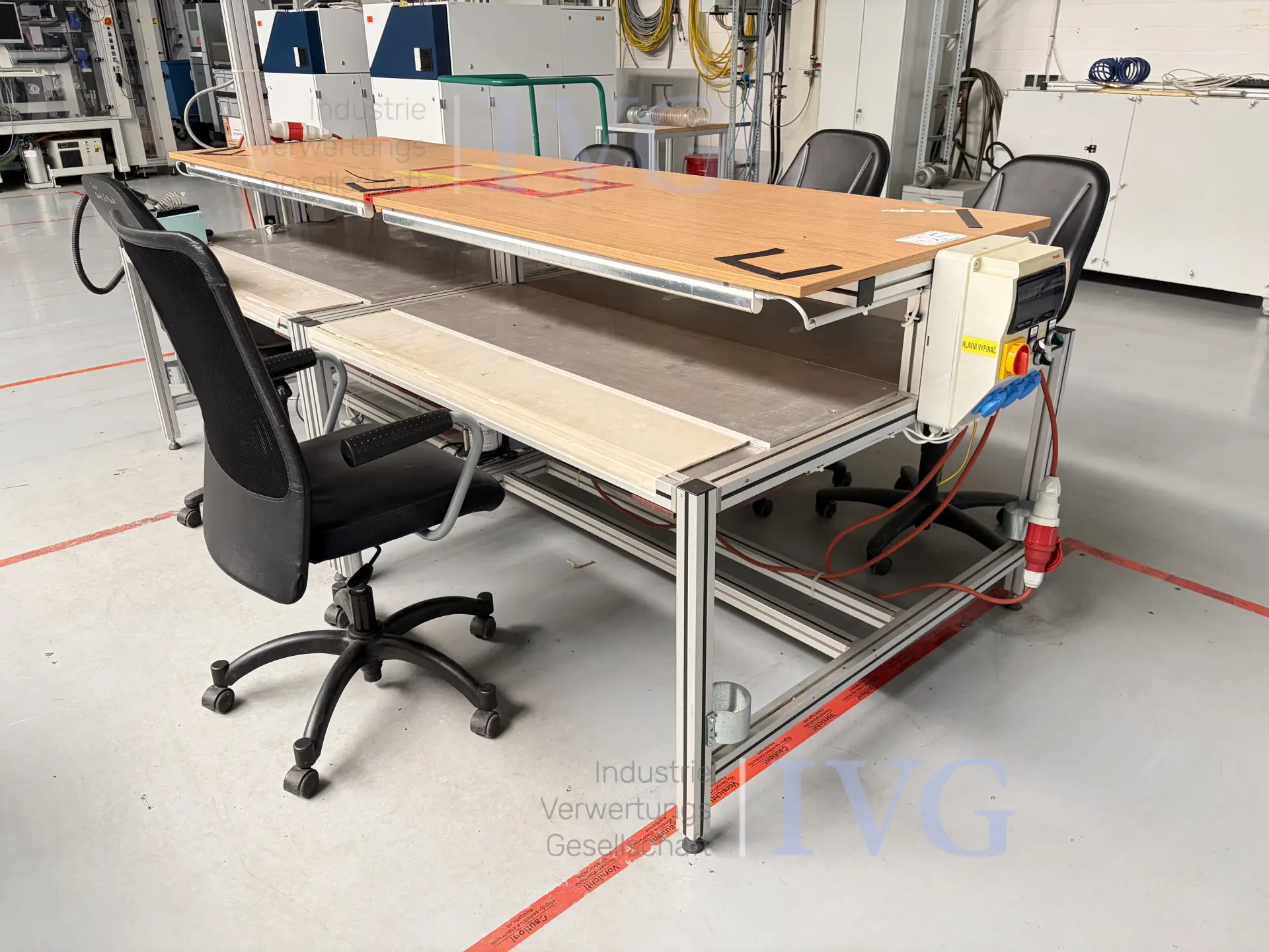 Werkbank mit Stühle – foto 5 – kavel bij IVG, Luckenwalde