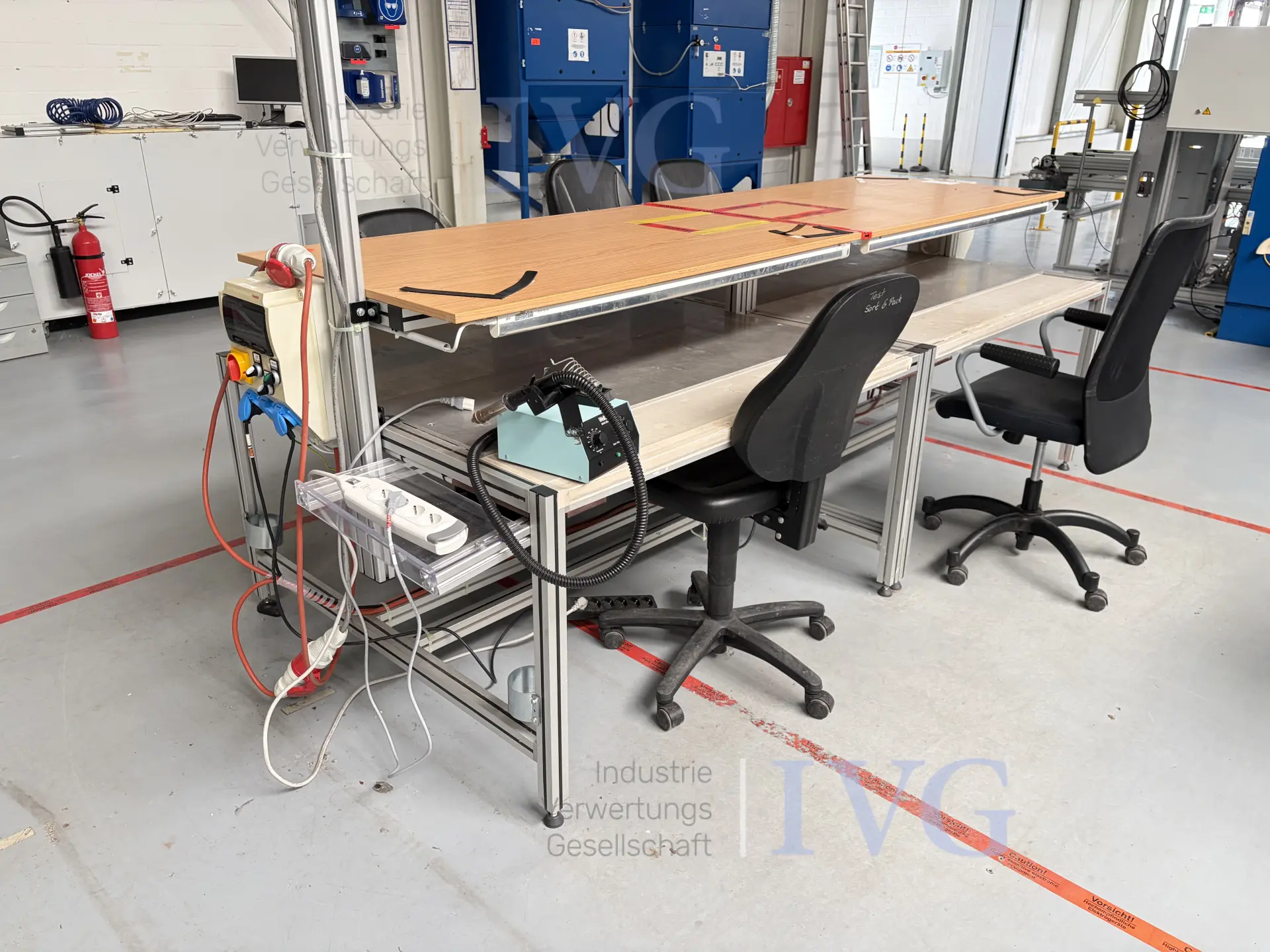 Werkbank mit Stühle – foto 2 – kavel bij IVG, Luckenwalde
