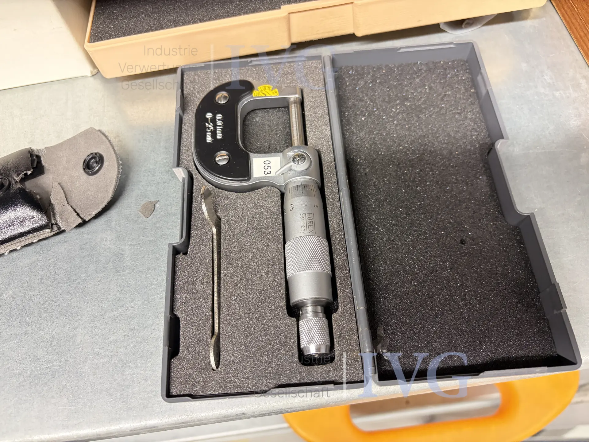 Schrank mit Messmittel FLUKE - HOLEX MegOhmMeter 1550B – foto 12 – kavel bij IVG, Luckenwalde