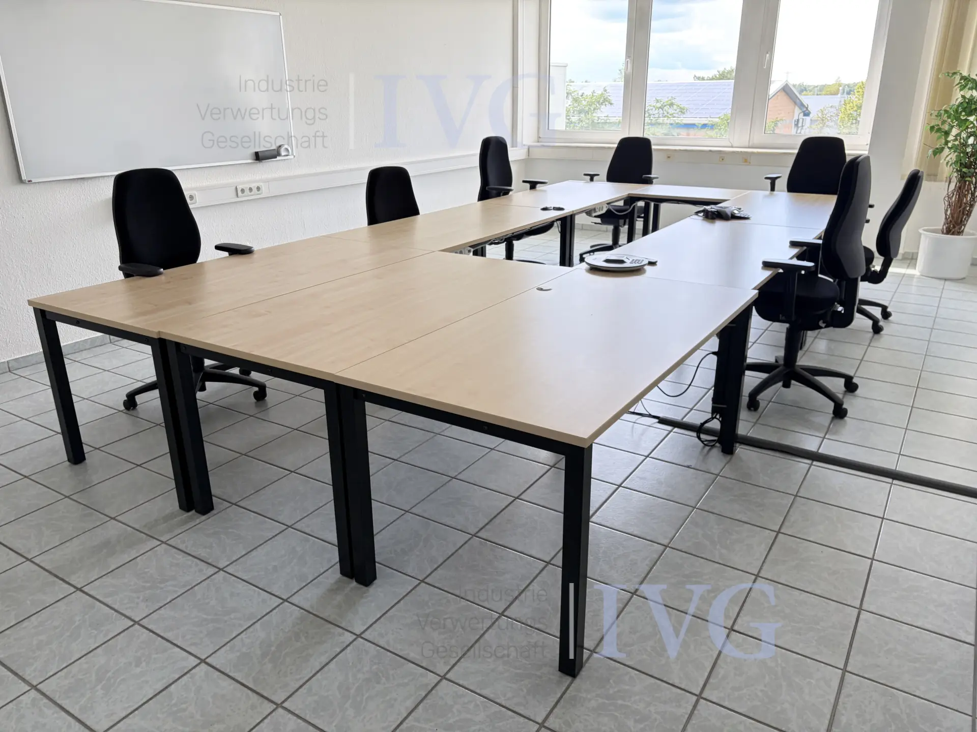 Besprechungsraum mit Beamer BENQ – foto 6 – kavel bij IVG, Luckenwalde