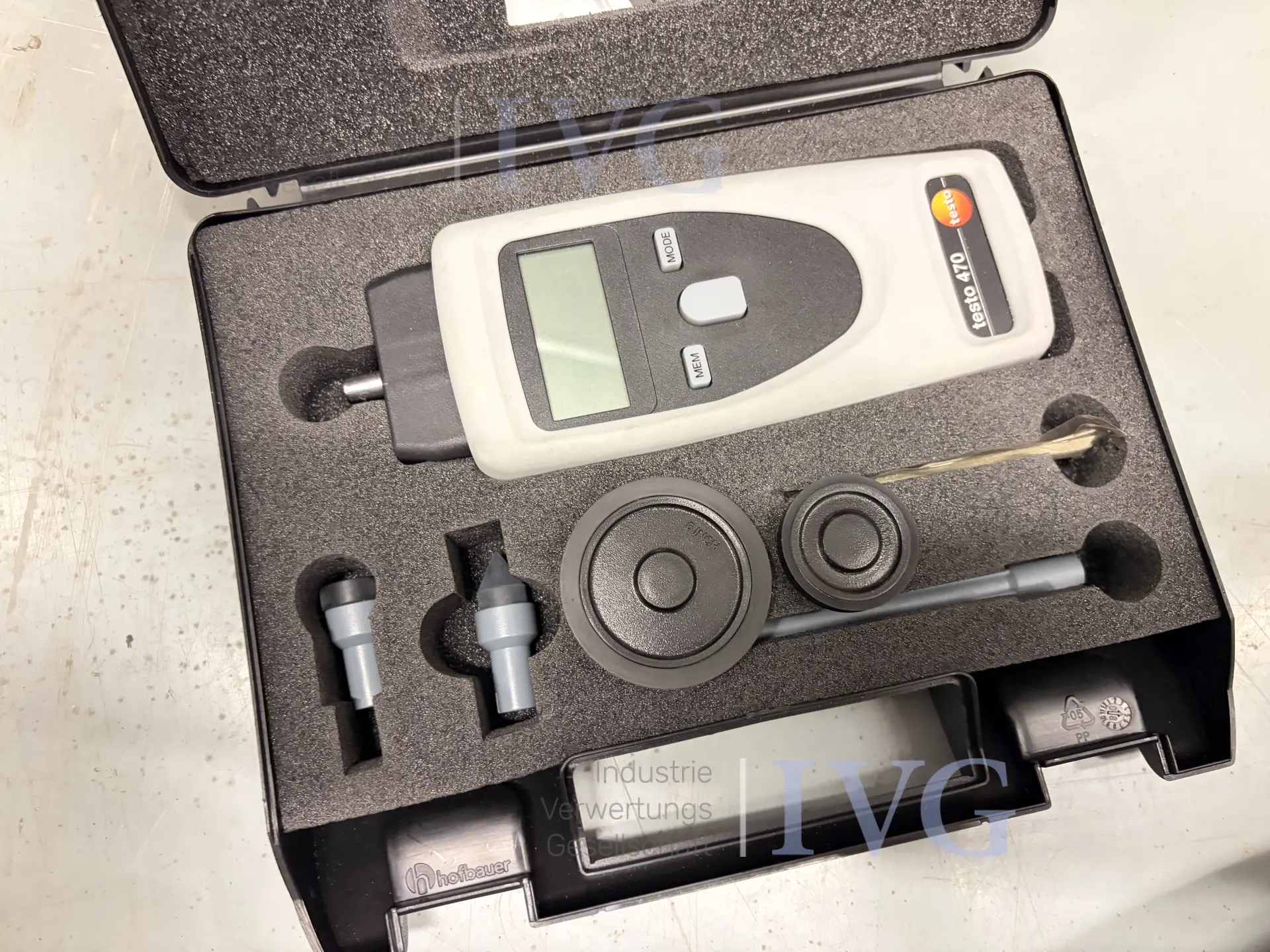 Schrank mit Messmittel FLUKE - HOLEX MegOhmMeter 1550B – foto 14 – kavel bij IVG, Luckenwalde