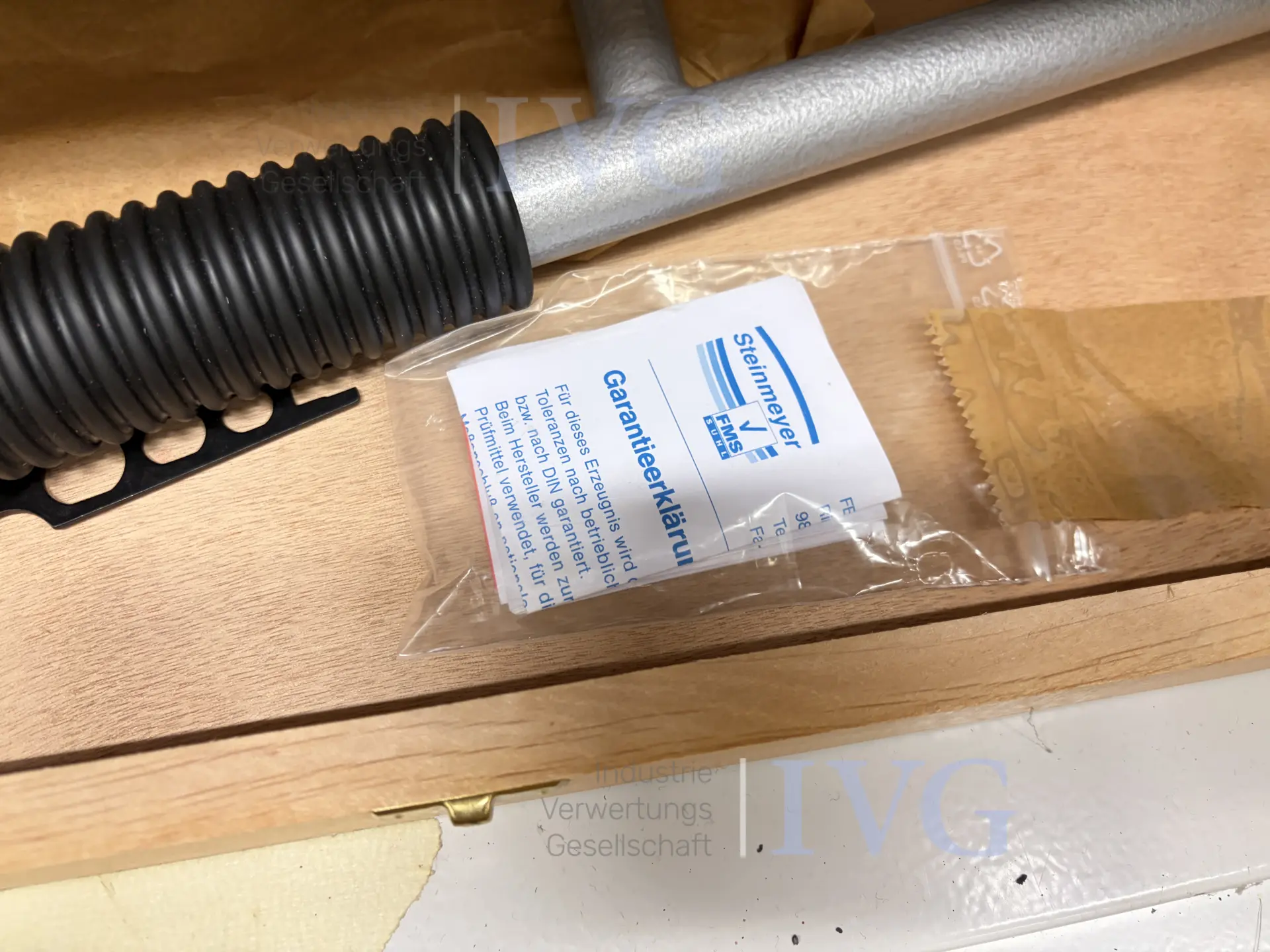 Schrank mit Messmittel FLUKE - HOLEX MegOhmMeter 1550B – foto 27 – kavel bij IVG, Luckenwalde