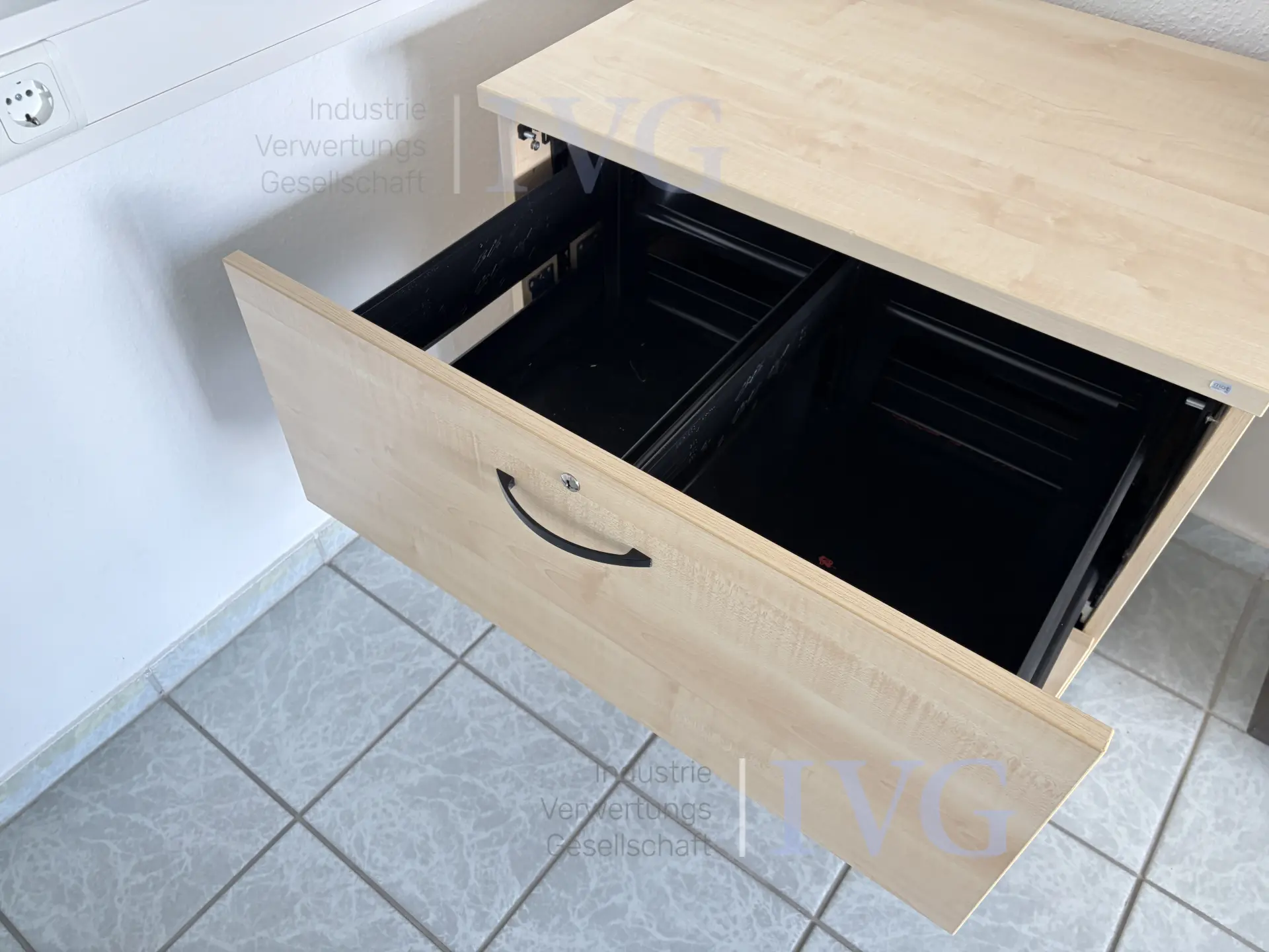 Büroausstattung Besprechungstisch - Schreibtische - Stühle - Schränke – foto 9 – kavel bij IVG, Luckenwalde