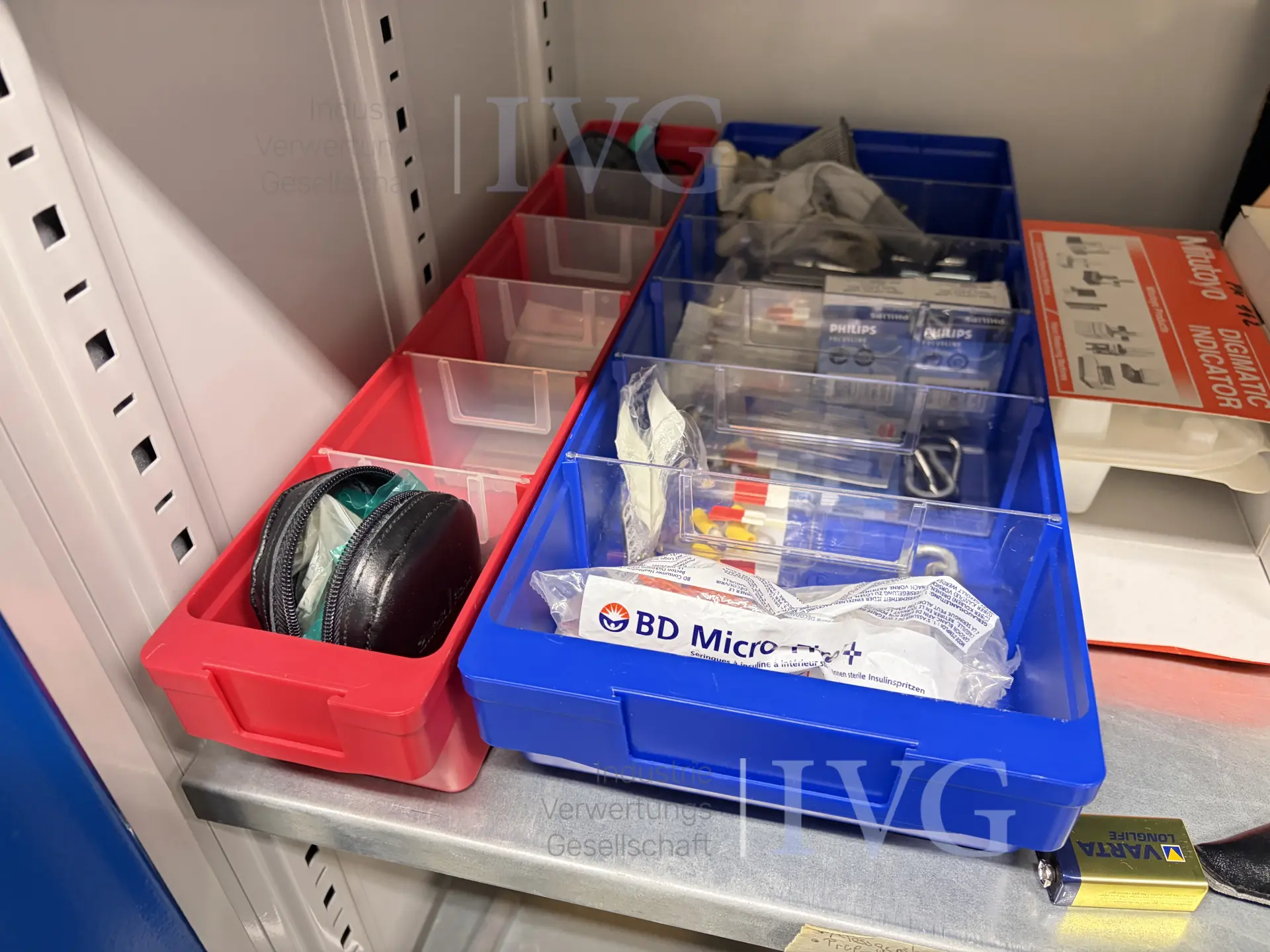 Schrank mit Messmittel FLUKE - HOLEX MegOhmMeter 1550B – foto 10 – kavel bij IVG, Luckenwalde