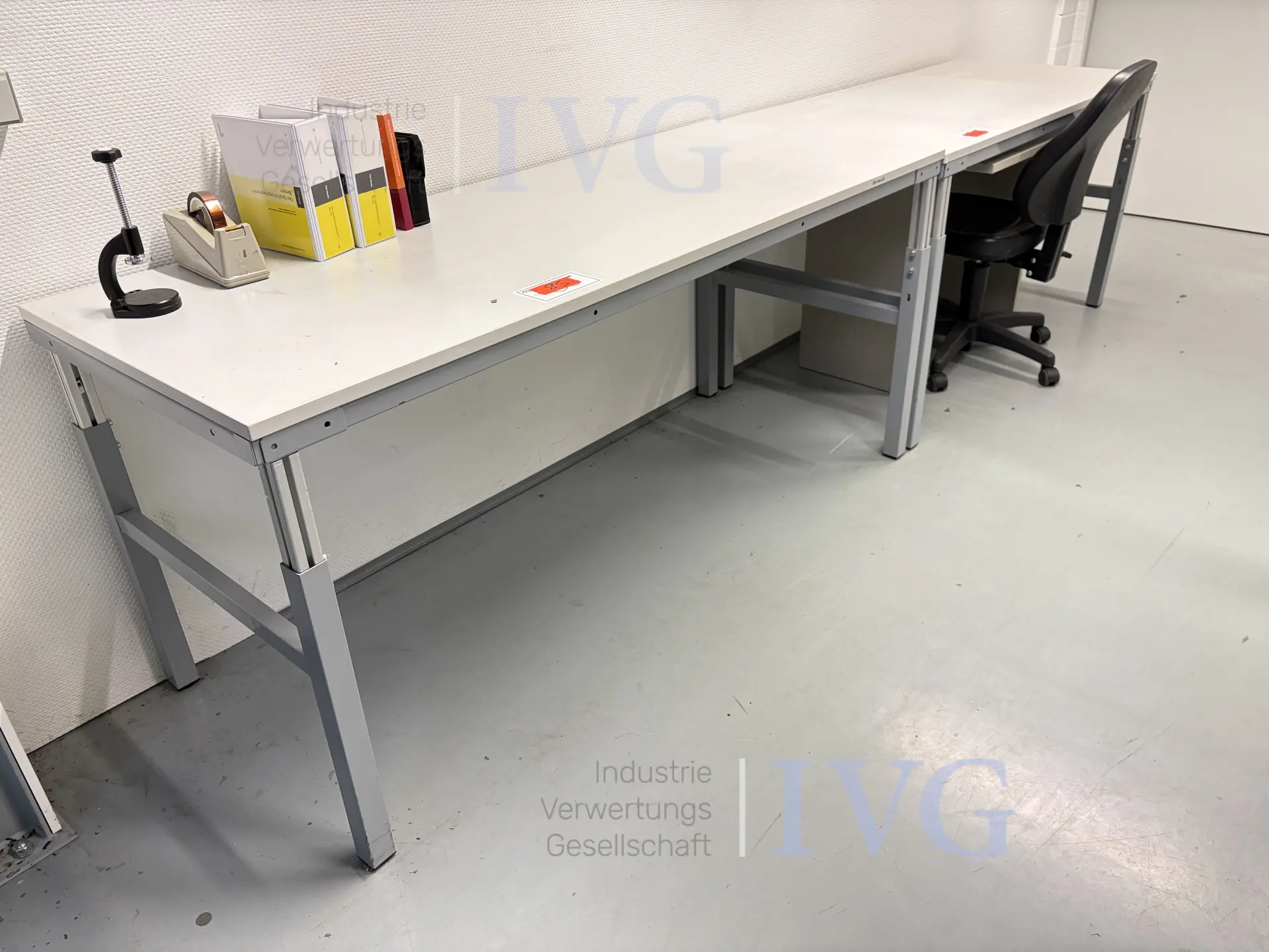 Werkbank (ohne Inhalt!) – foto 5 – kavel bij IVG, Luckenwalde