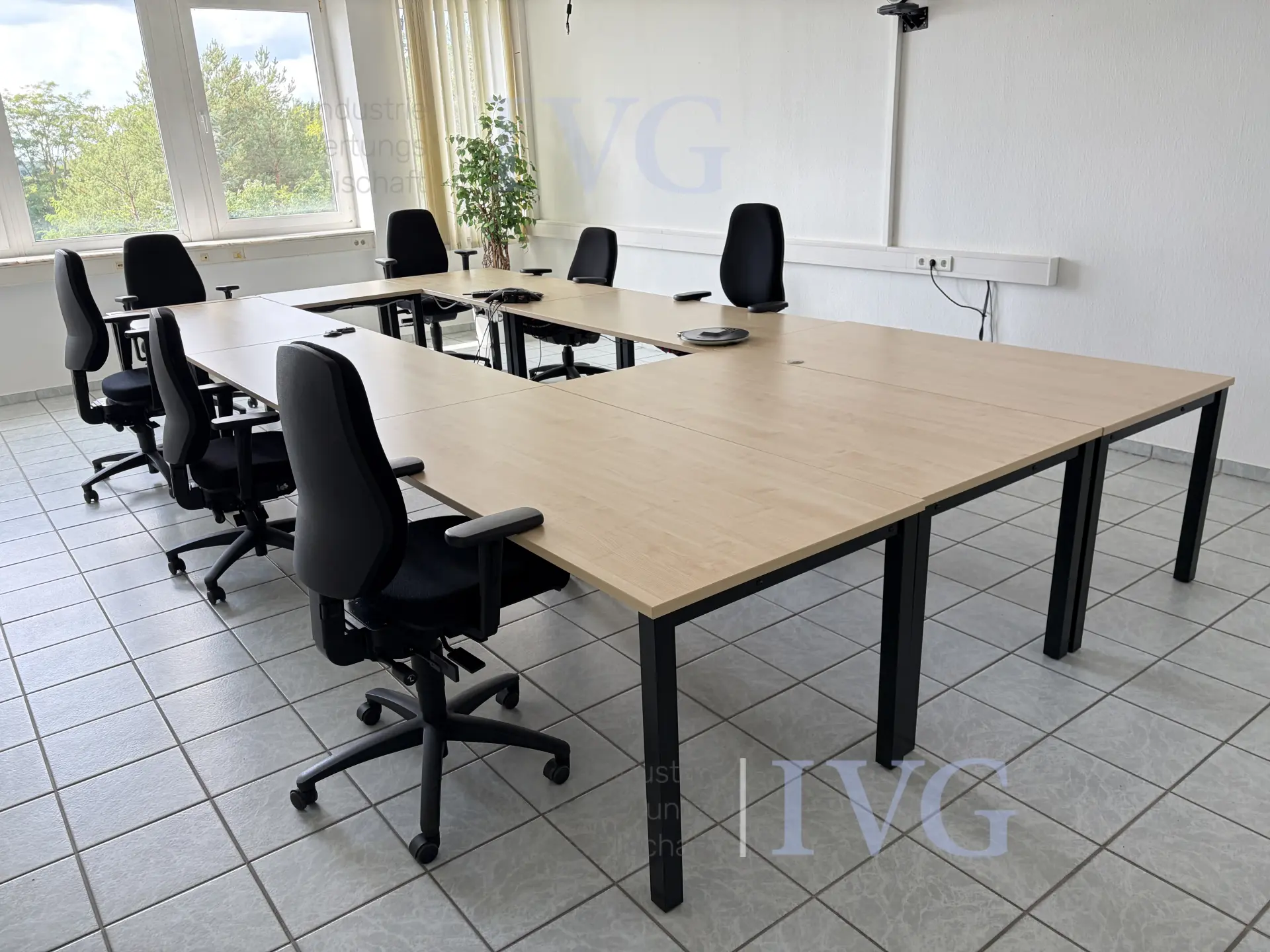 Besprechungsraum mit Beamer BENQ – foto 5 – kavel bij IVG, Luckenwalde